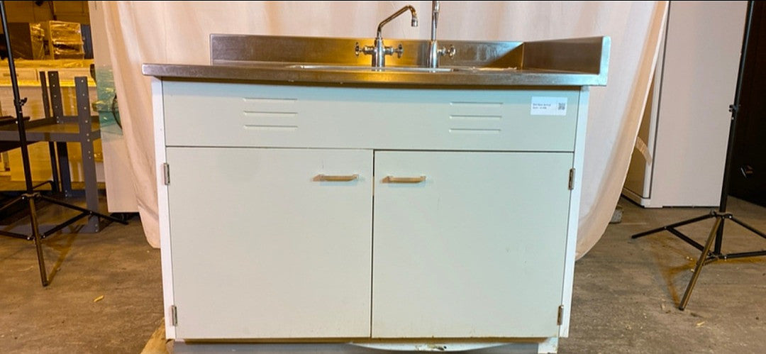 New 4' Stainless Steel Lab Sink w/ 2 Faucets & Backsplash(S6LLST2270)