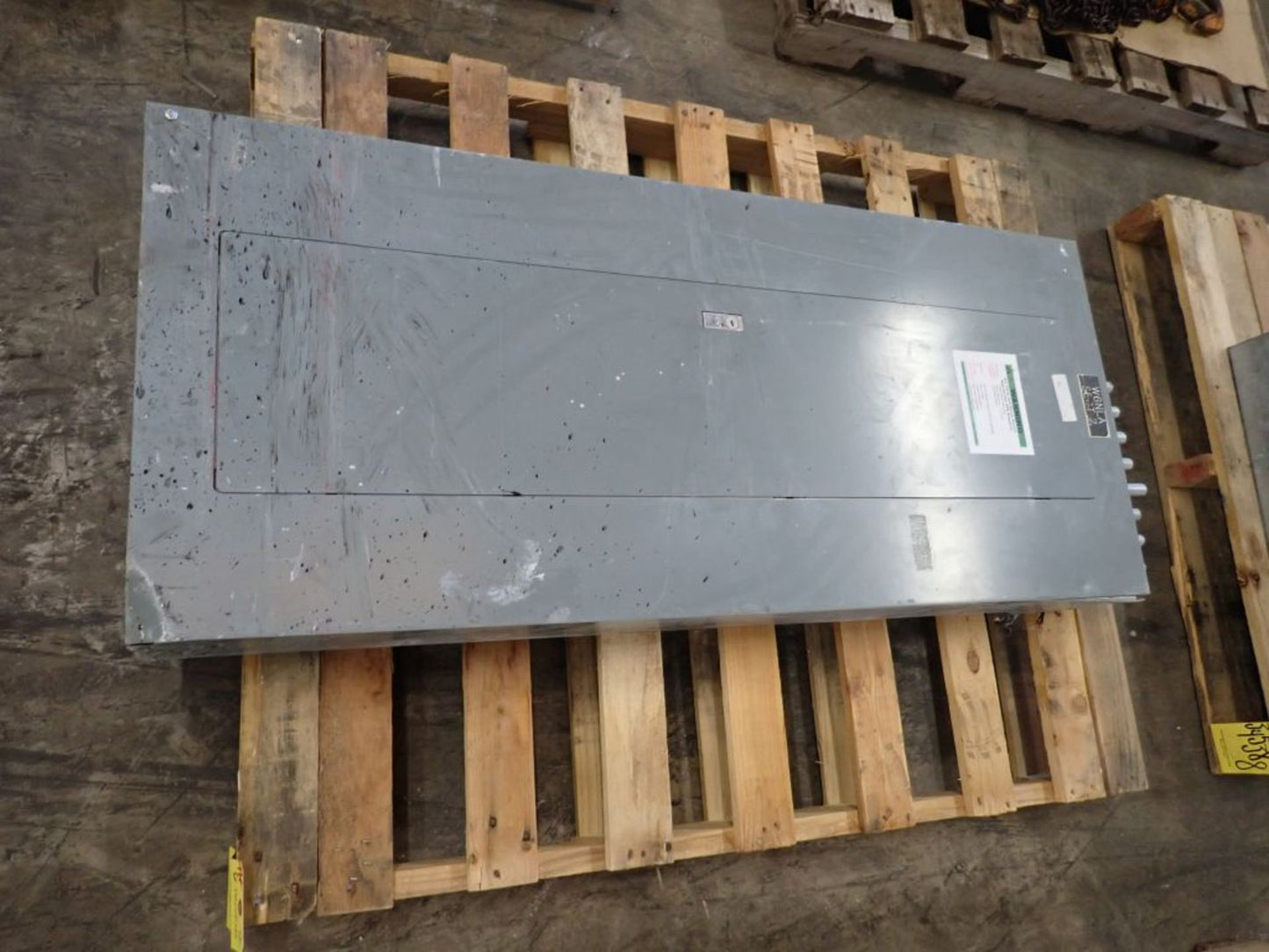 Square D NQOD 225A Panelboard NQOD454L225, 225A, 208Y/120, 240/120 Delta V, w/(42) 20A Circuit Breakers