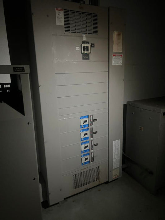 Cutler Hammer Pow-R-Line C PRL4 Panelboard 800A 480V 3PH with Main