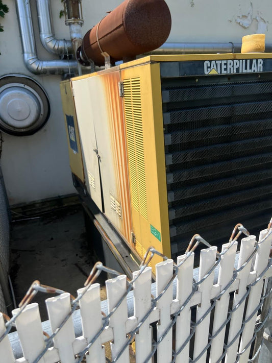 225KW Cat 3208 Diesel Generator 480V '01 1400 Hrs
