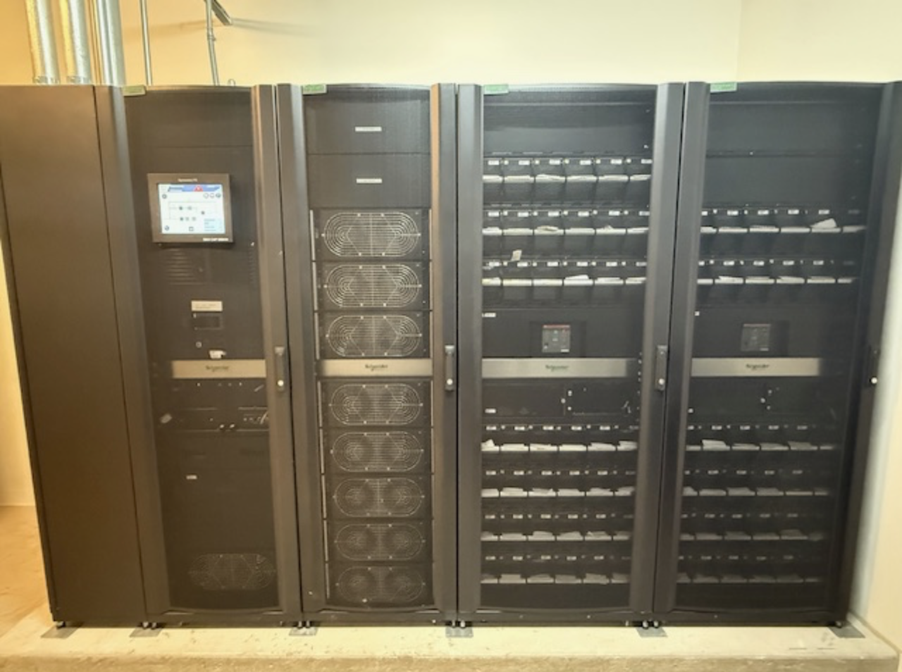APC Symmetra UPS 200KW / 250KW UPS SYIOF500KMBL