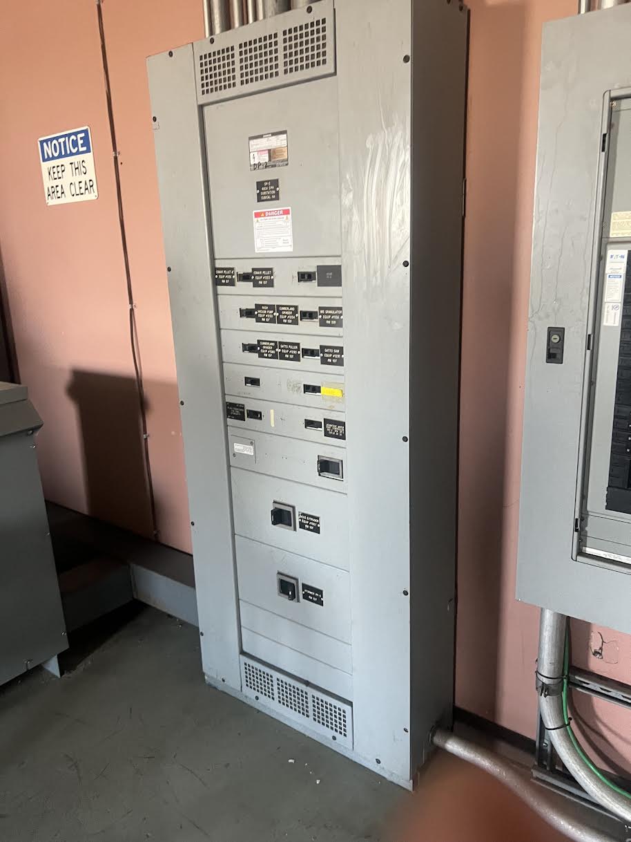 Siemens Type S4 Industrial Panelboard 800A 480V 3ph Distribution Switchboard 11 Subfeed & 2 Mains