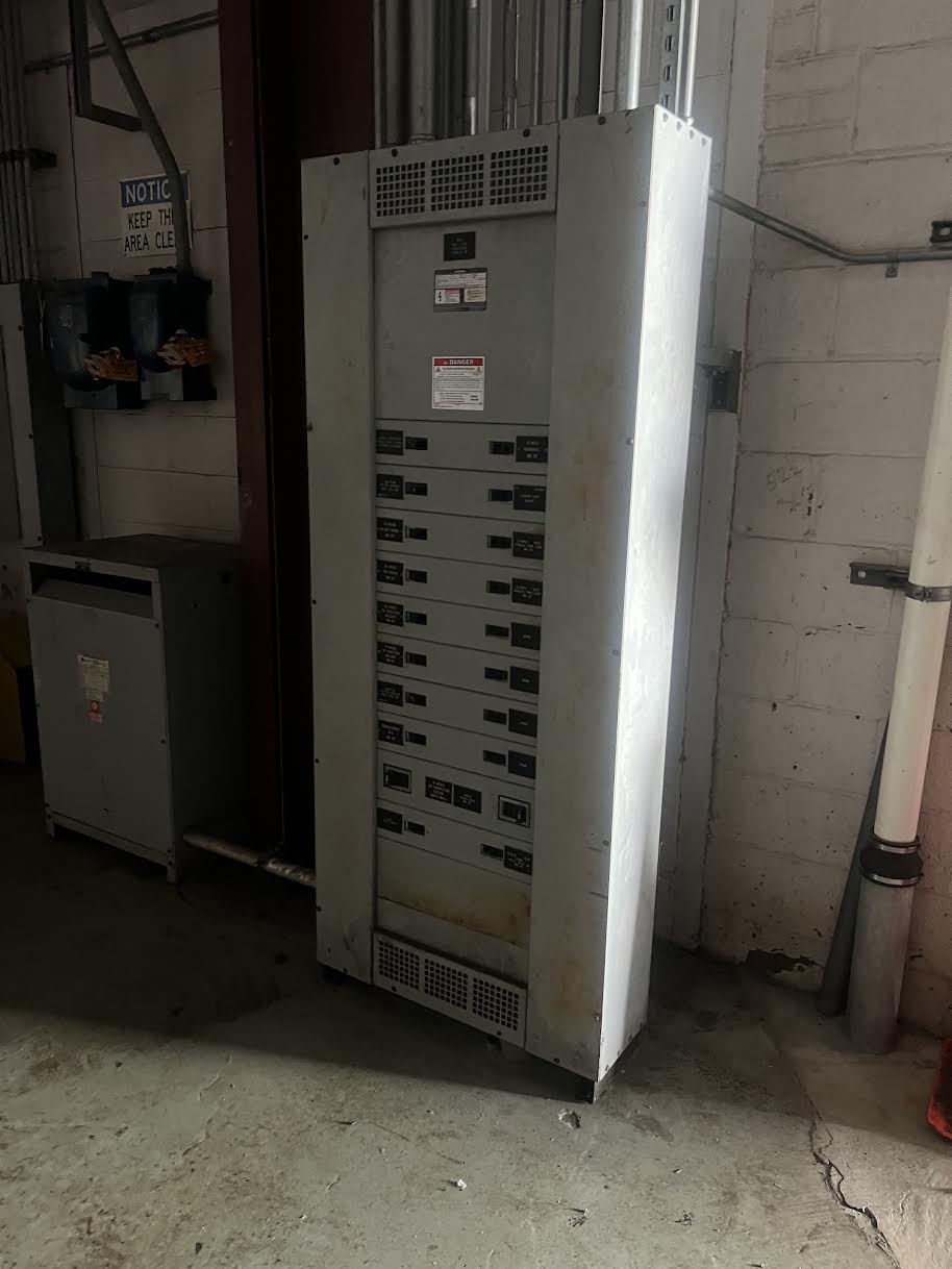 Siemens Type S4 Industrial Panelboard 800A 480V 3ph 20 Subfeed Breakers