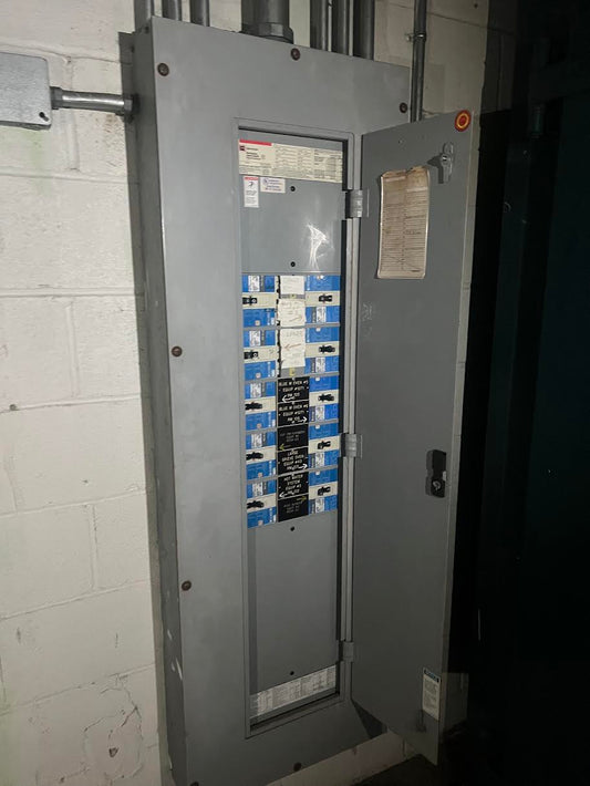 Cutler Hammer PRL3a Panelboard 250A Max 480V 3PH Distribution Panel