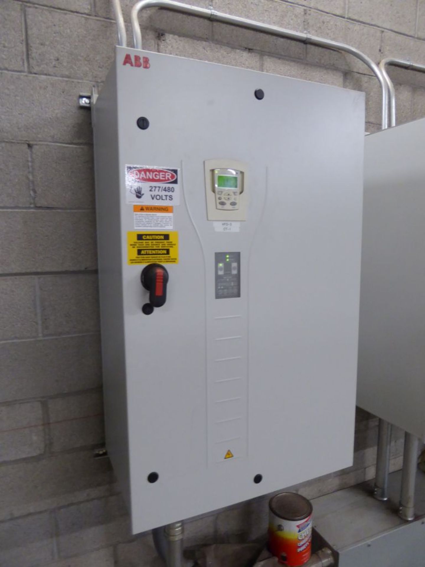 ABB ACH550-BD-097A-4 75HP 480V VFD HVAC Drive w/ E-Clipse Bypass Disconnect