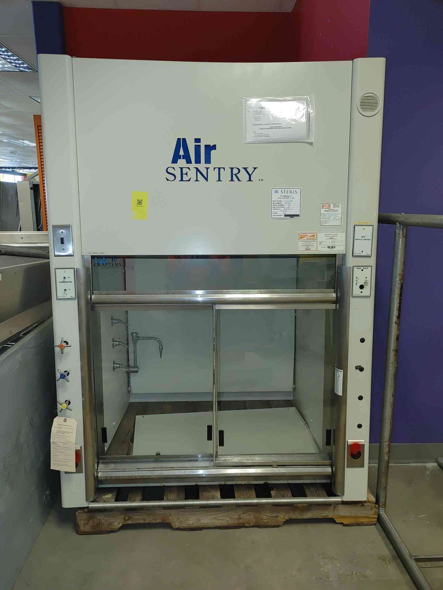 4' LabCrafters Air Sentry Chemical Fume Hood & Flammable Base Cabinet 2 Way Sash (109278)