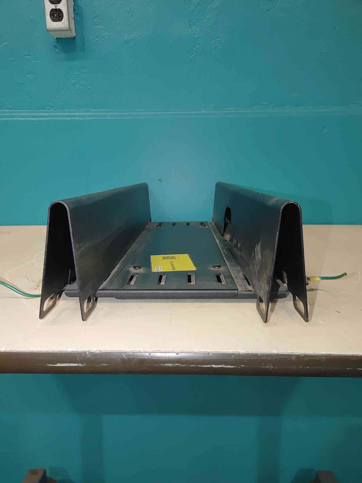APC Server Rack Cable Management Trough(S6LLST4007)
