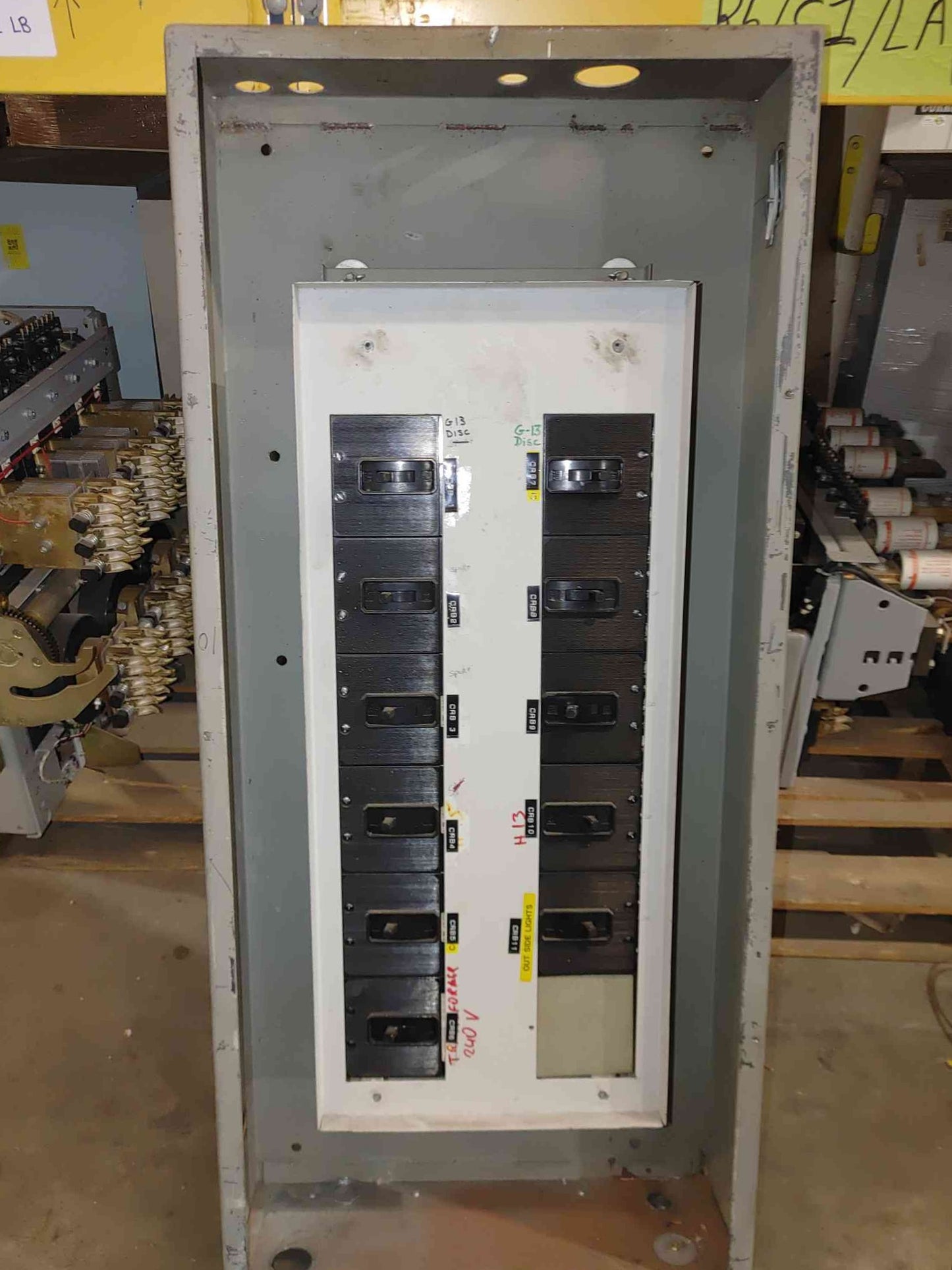 480V Unbranded Panelboard PP1/B 11 Breakers 9x30A 1x100A 1x60A Fused Switch Panel