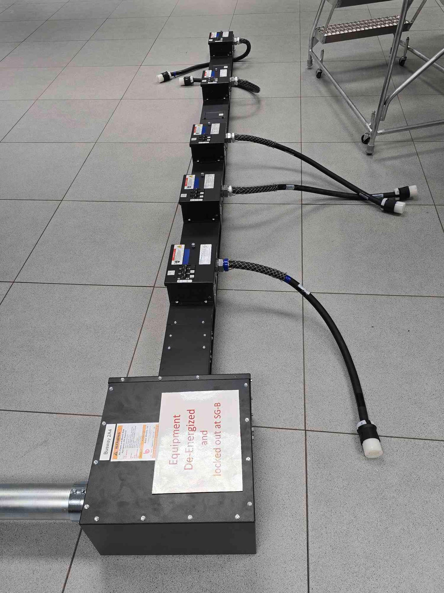 Siemens XJ-L Busway, 2011 XE400-SPEC With Tap box (SKU: 111273)