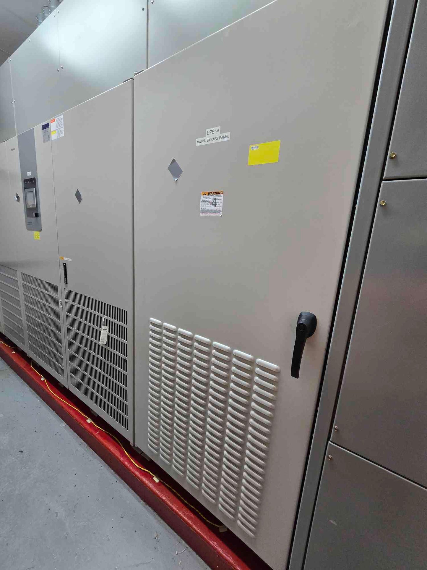 500KVA Toshiba TMEIC G8000MM UPS 480vx480v 2 Sections T8MS3 (SKU: 111530)