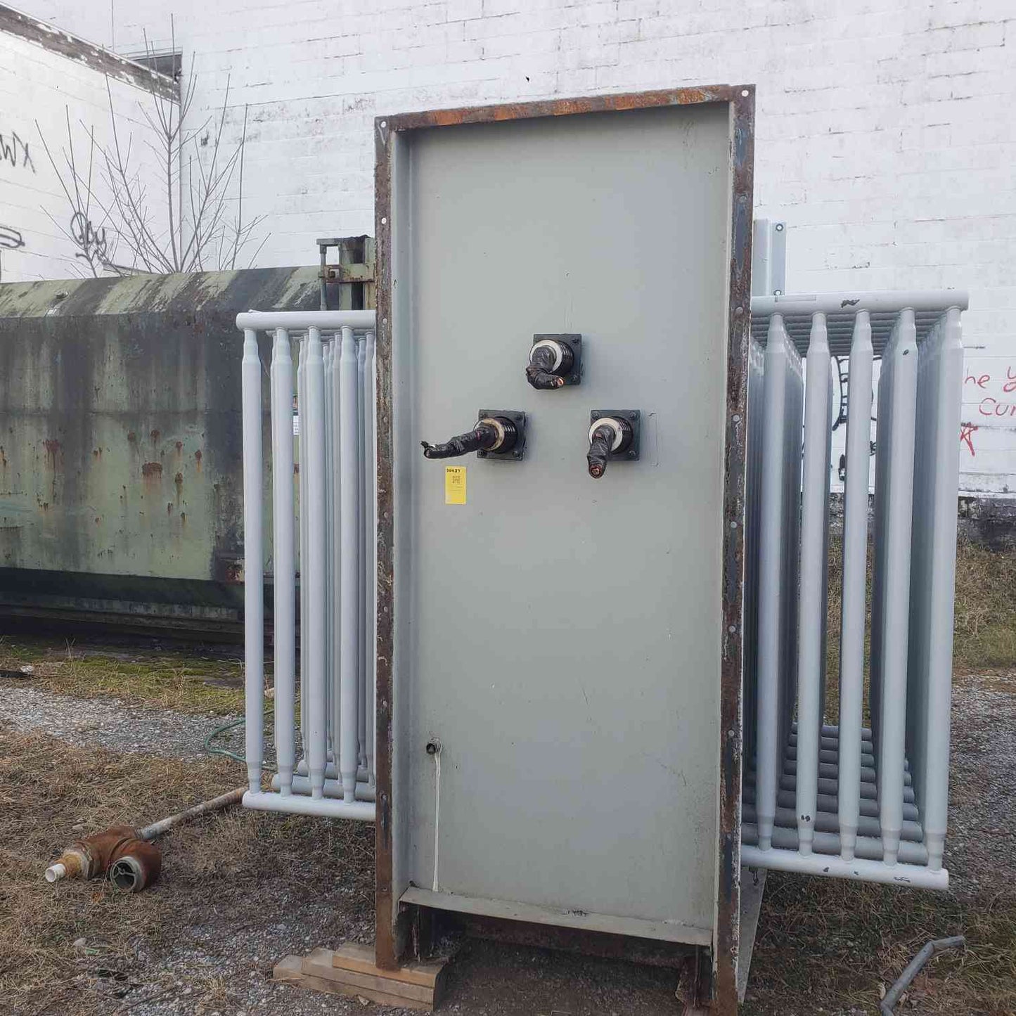 GE 1000KVA 3PH 4160v x 480Y/277 Class OA Oil Substation Transformer (SKU: 111835)