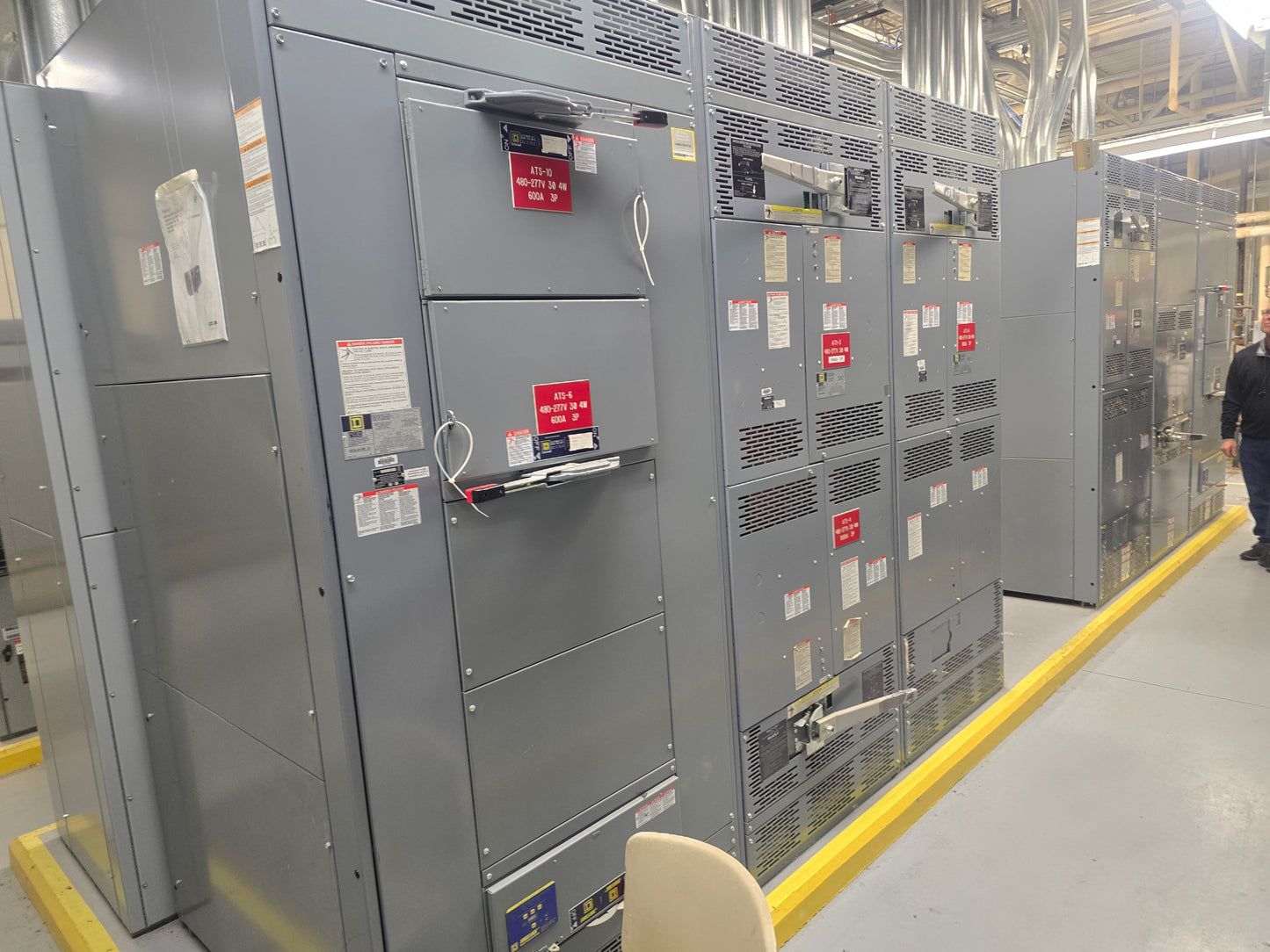 Square D QED 2000A 480V 3PH Switchboard QMB366W Bolt-Loc Switches Lineup