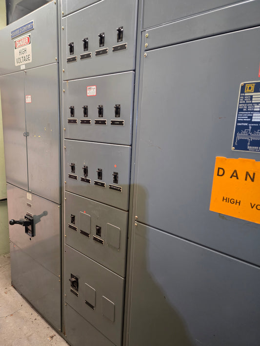 800A 300KVA Square D Power-Zone Substation Switchgear & Transformer 480x208Y/120V 18 Dist & Main