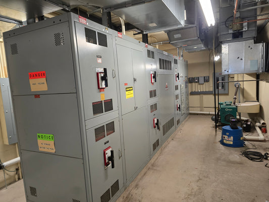 3000A Switchgear Lineup with Integrated Transformer 7 Section 480v x 208/120 PowerBreak GE