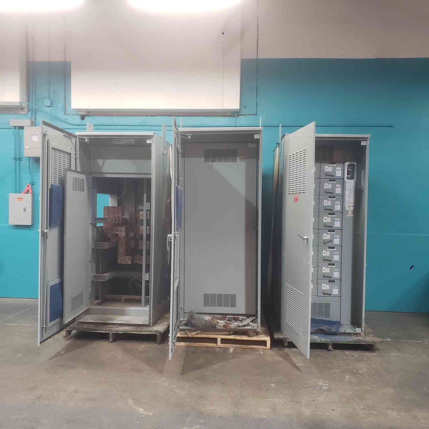 NEW Eaton 2500A 800V 3PH 4W Switchgear 3 Section Lineup (SKU: 114508)