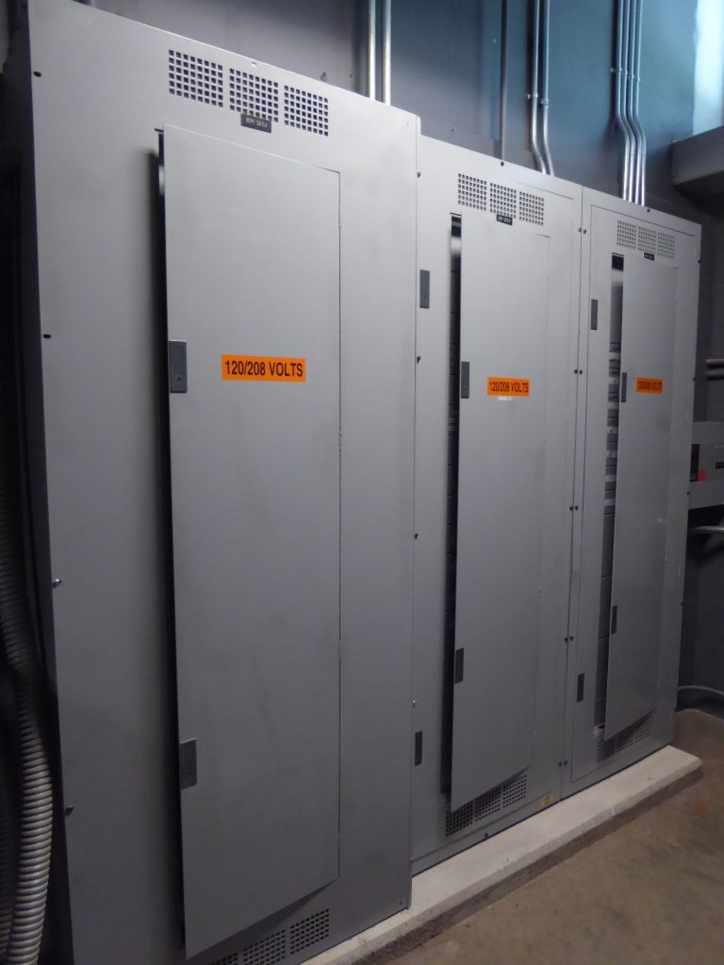 Lot of 3 400A Siemens S4C9 Panelboards w/ Circuit Breakers Panel 1 Meter & Main (SKU: 111723)
