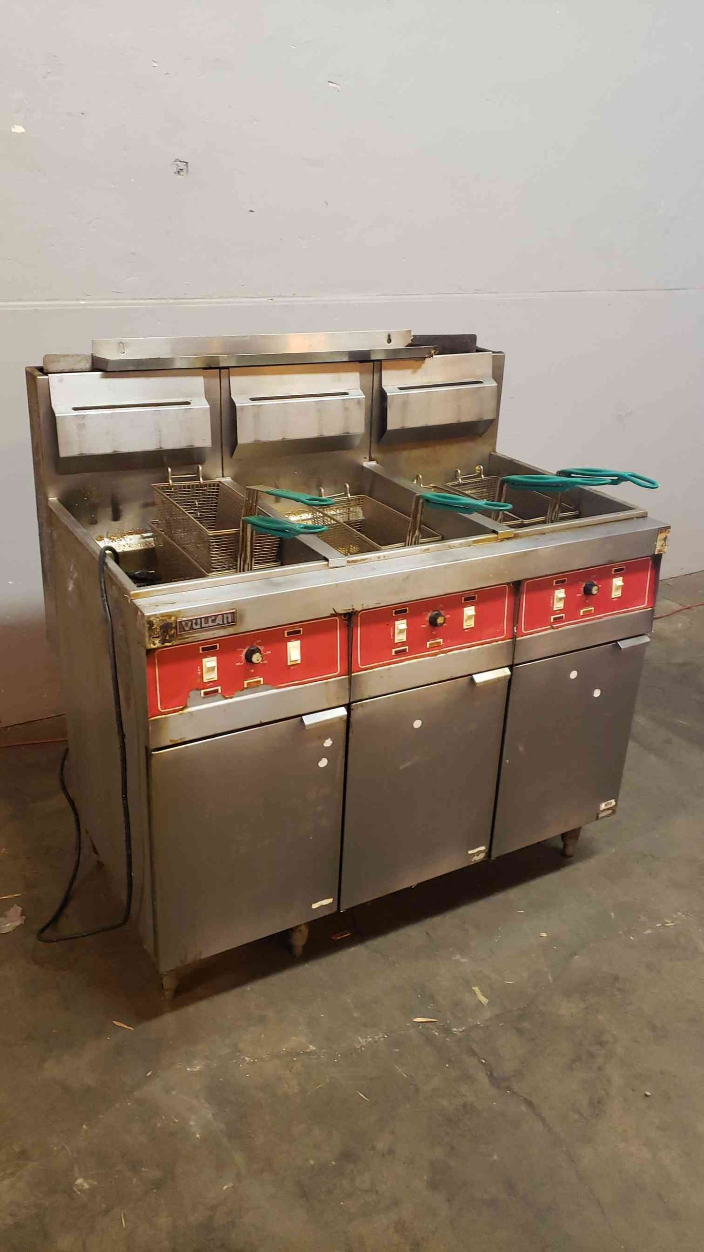 Vulcan 3-Pocket Commercial Deep Fryer Battery - High-Volume Stainless Steel
