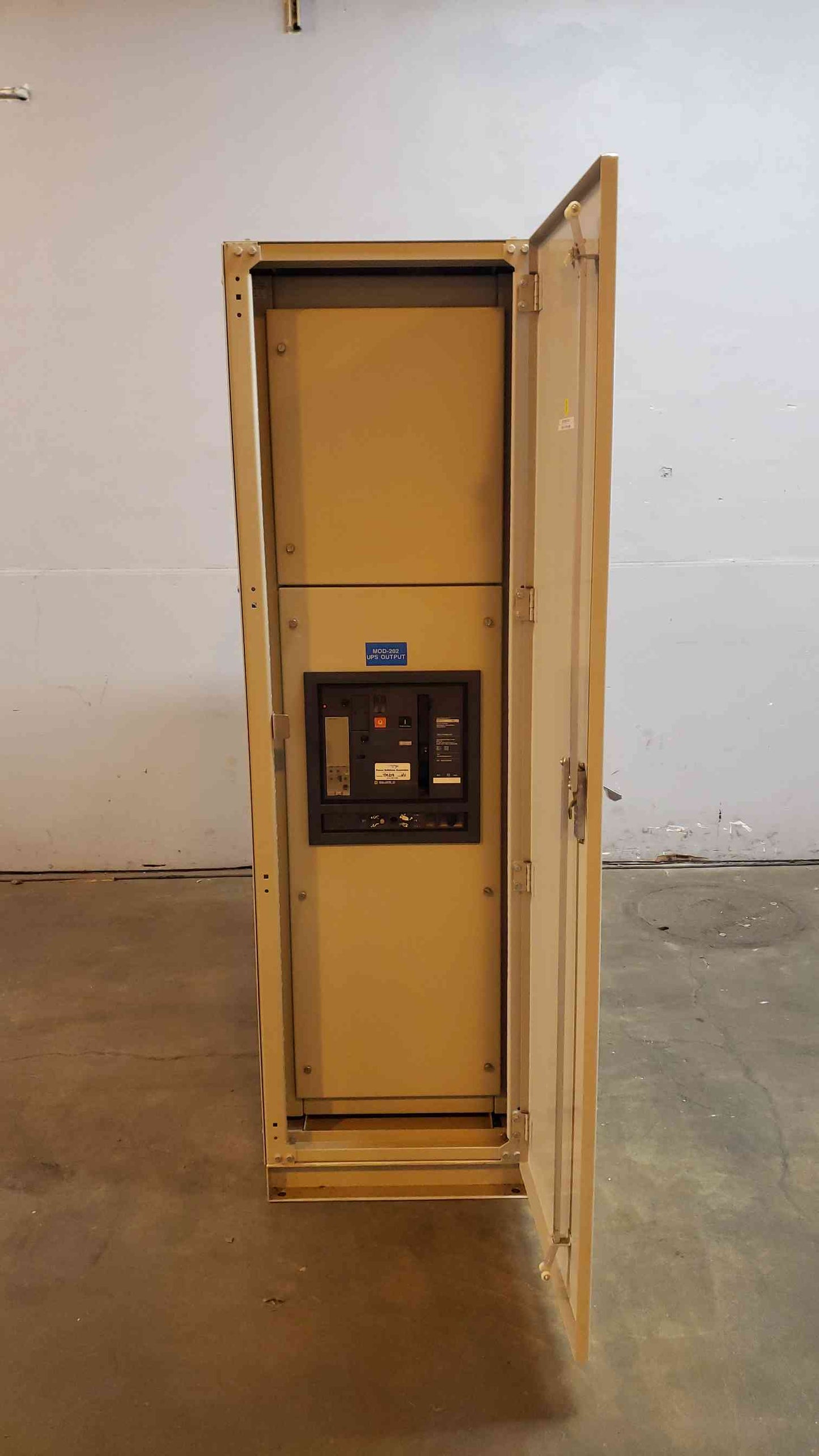NW12L 1200A MasterPact SquareD Shut Off in Mitsubishi C&C Cabinet (SKU:103114)(103114)