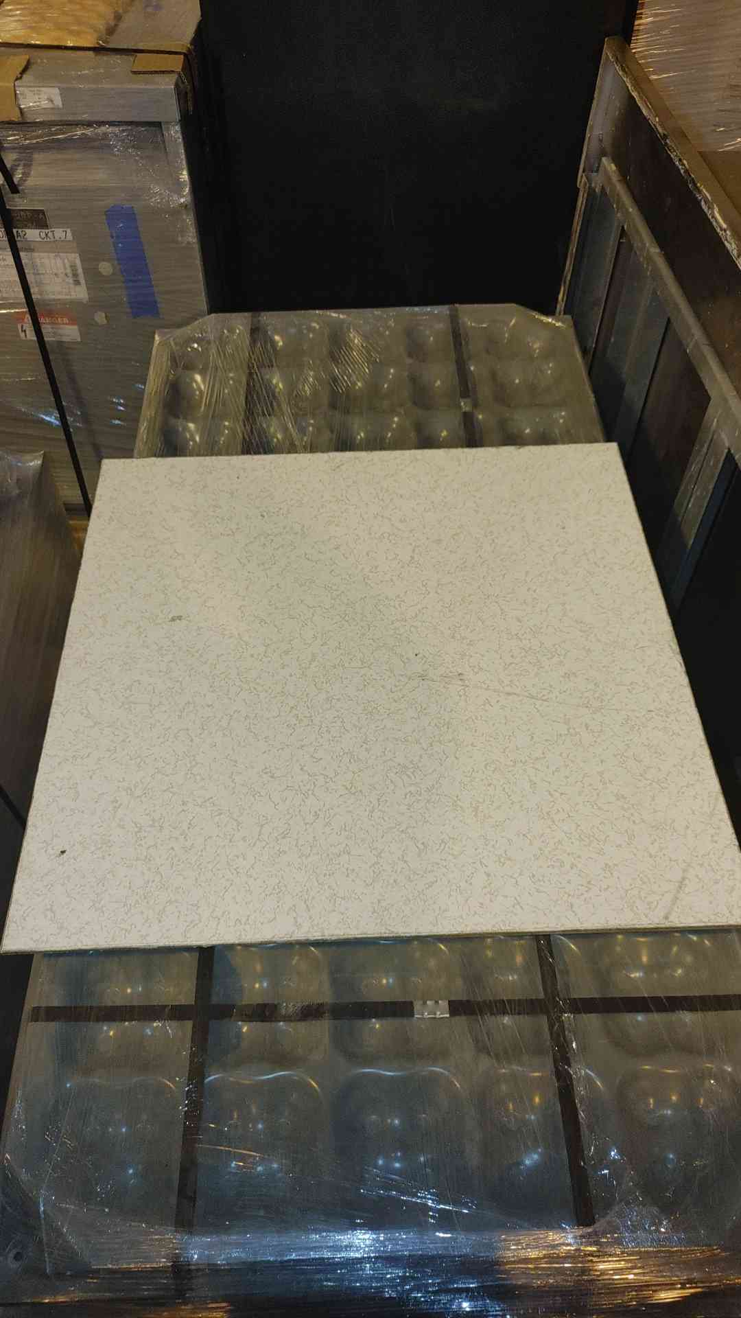 CCN1250 Tate Raised Floor Tile Gray Starlight HPL (104568)(104568)
