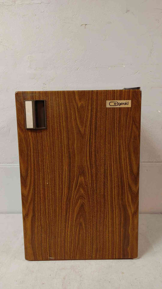 *Pickup Only* Gerald Household Mini Refrigerator 117V 1PH 1.5A GR-3111 TESTED