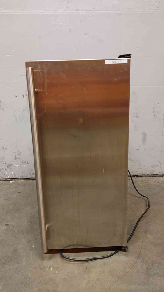 *Pickup Only* U-Line Ice Machine ADA 115V 2.5A 1PH R134A U-ADA15IMS-00A Handle Broken