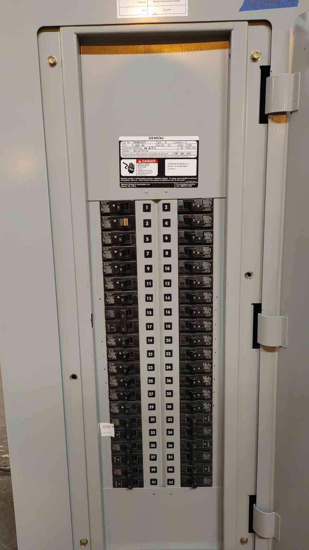 Siemens 225A Panelboard 208Y/120V 3PH 4W S3C42ML225CTF
