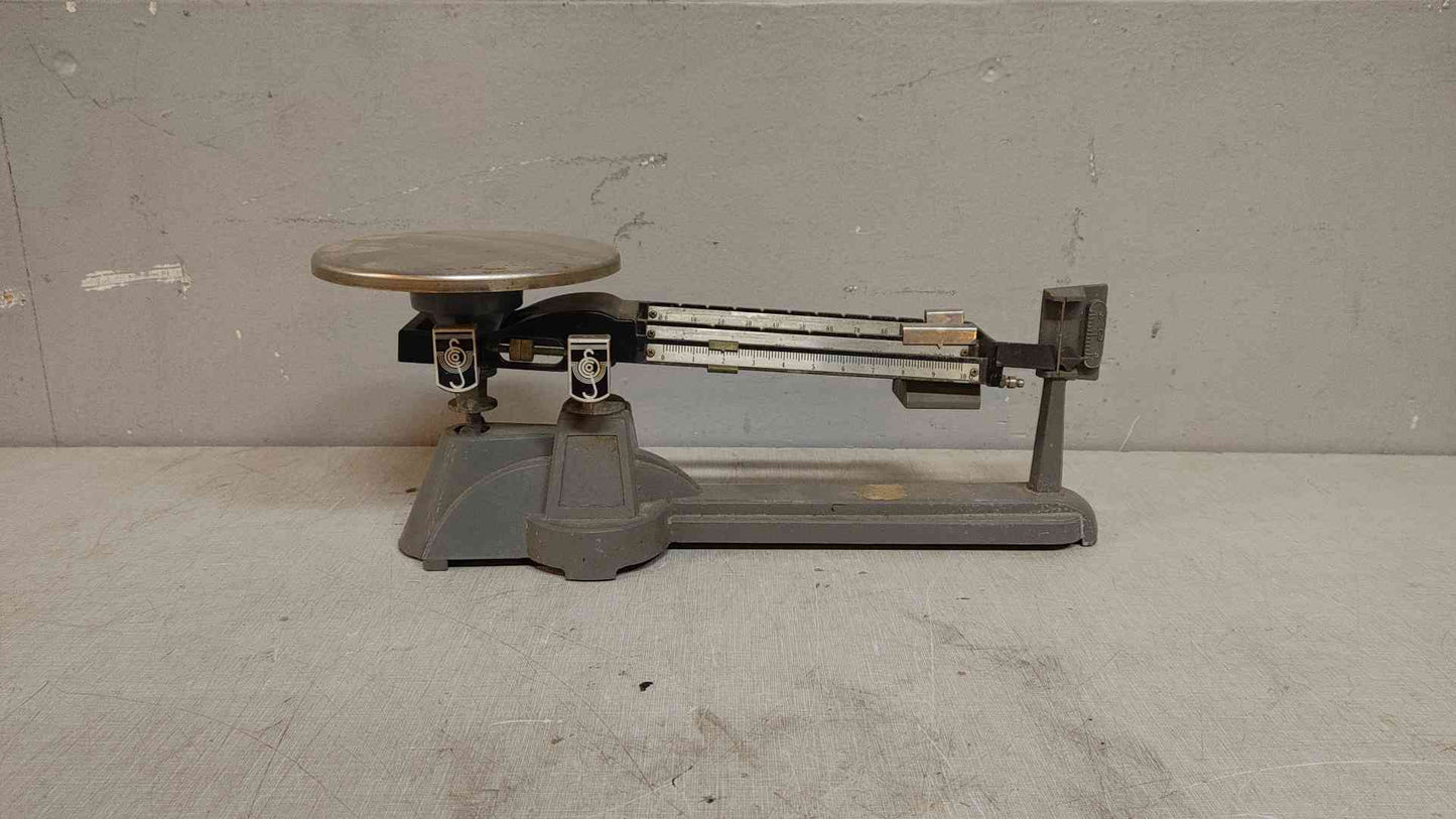 * * Ohaus 710-T0 Triple Beam Balance Scale (108033)