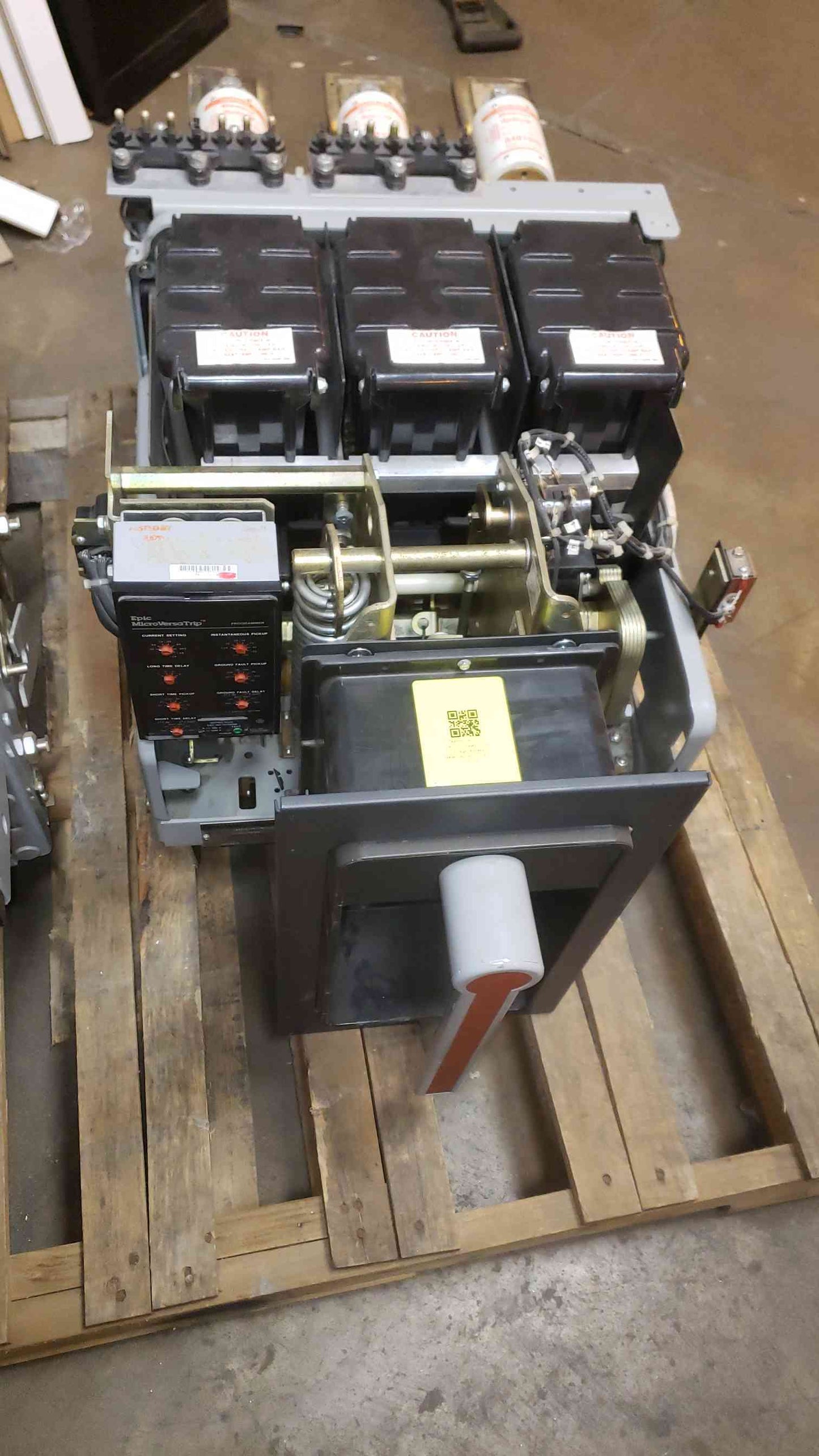 GE AKD 1600A Fused Low Voltage Breaker AKRU-8D-60-1 (SKU: 108234)