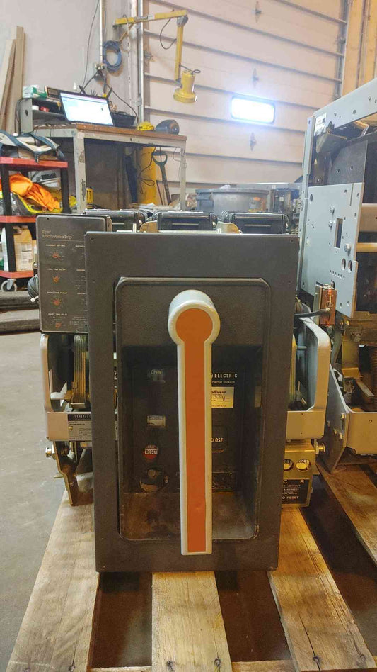 GE Fused LV Power Circuit Breaker 1600A 600VAC 3 Pole AKRU-8D-50-1 (108453)