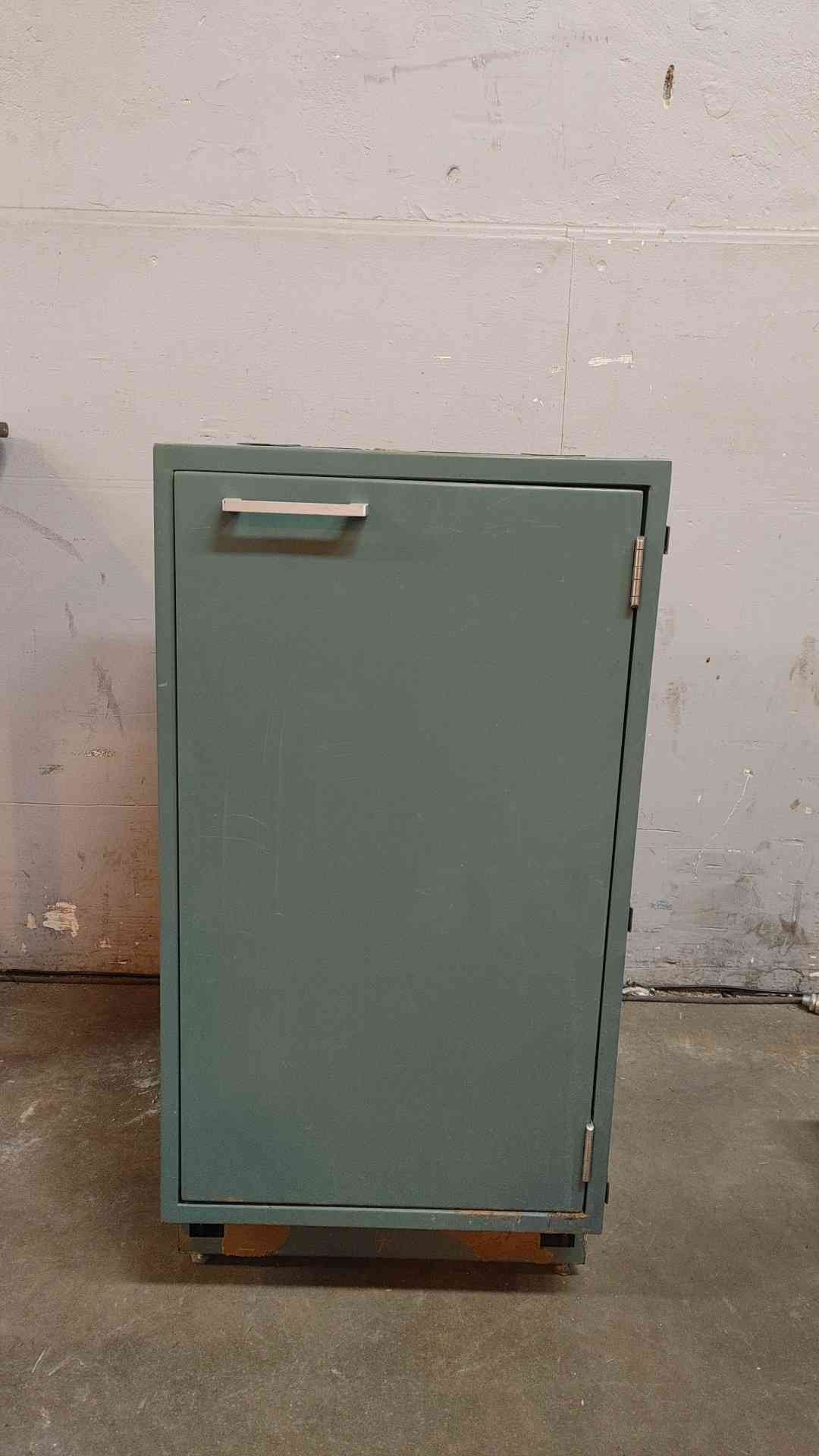 18" Hamilton Door Only Casework (108581)