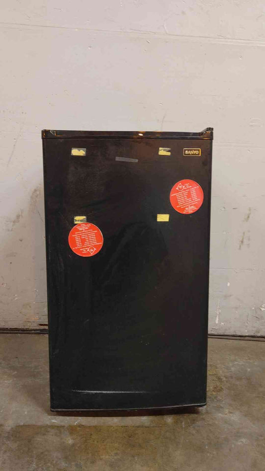 Sanyo Household Refrigerator R134A 120V SR-366K (108726)