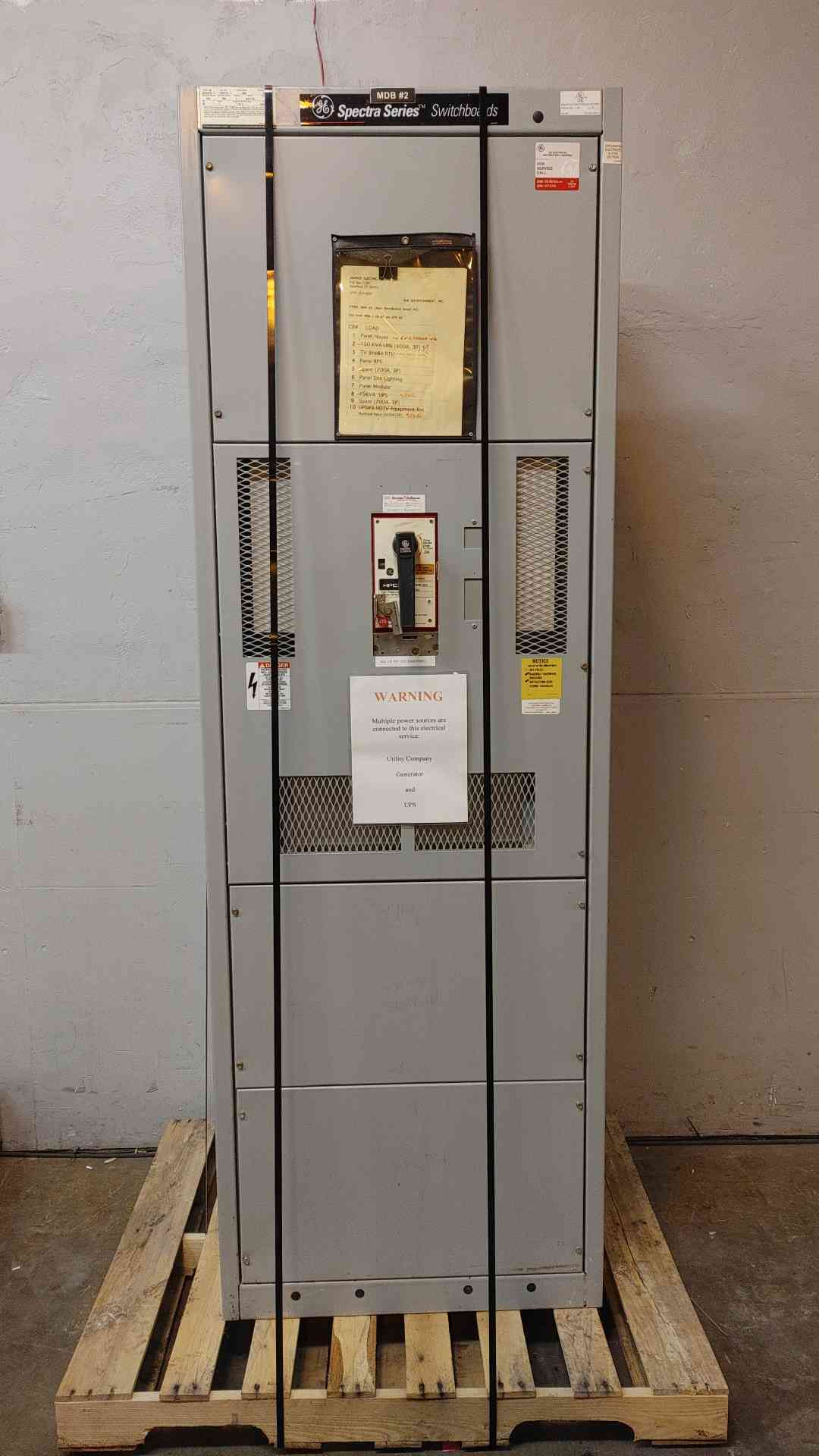 GE Spectra Series Switchboard 1600A 3PH 208Y/120V (109078)