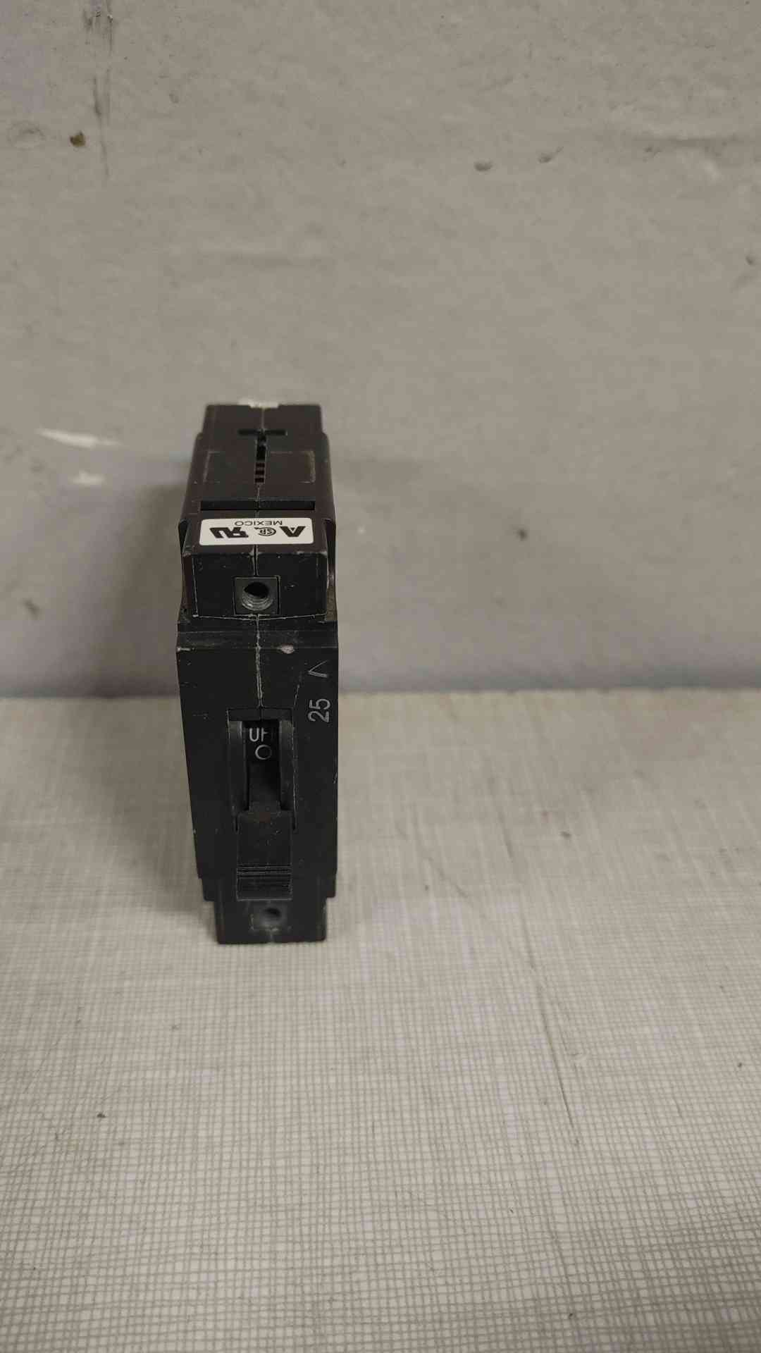 Airpax 25 Amp 1 Pole Circuit Breaker *Pickup Only*