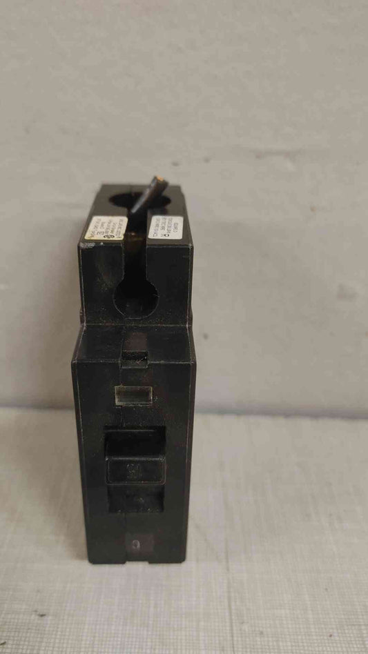 Square D EH14015 15 Amp 1 Pole Circuit Breaker * *