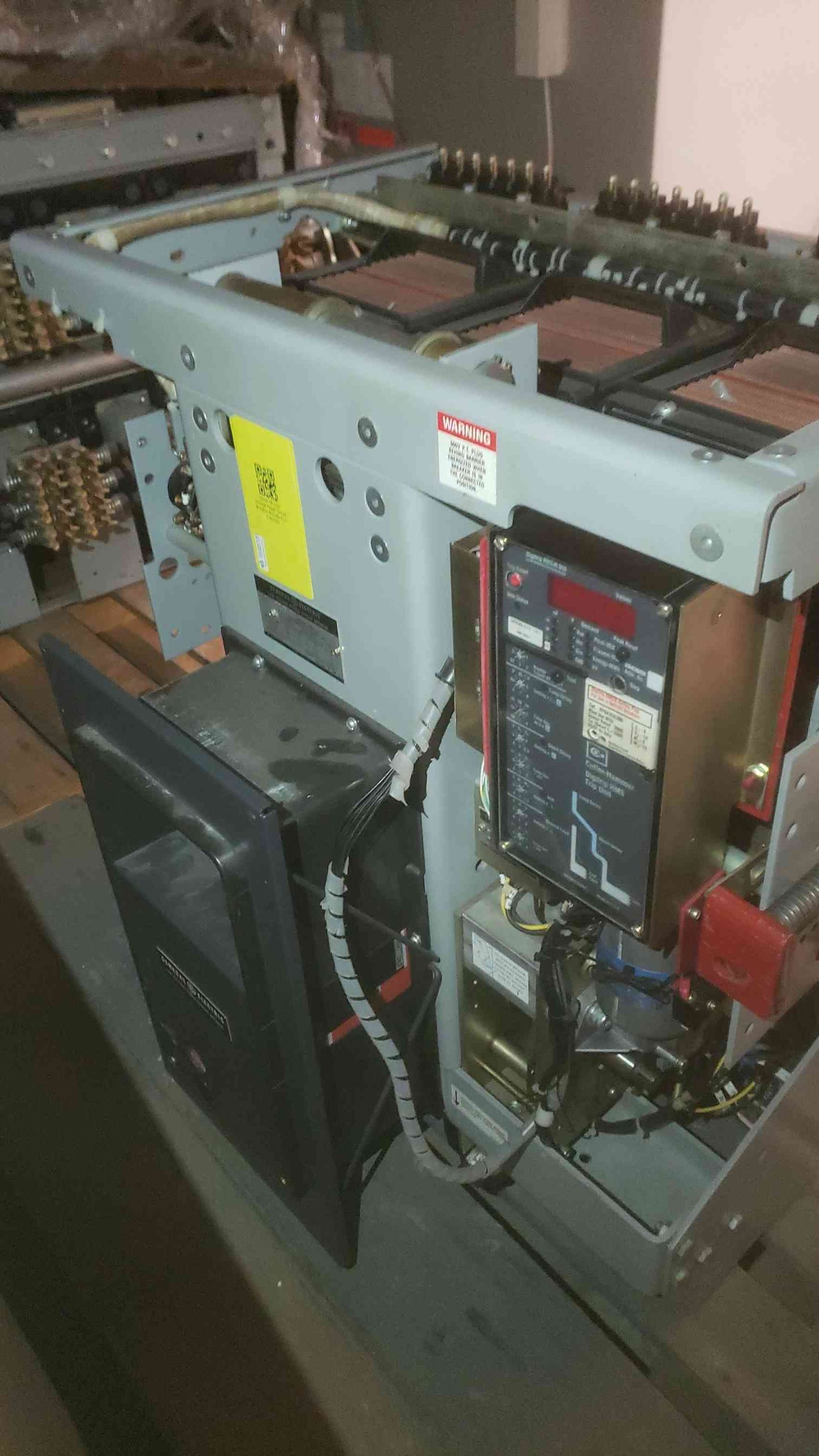 GE 3200A 635V Max Low Voltage Power Circuit Breaker AKR-8D-75-1 (109432)