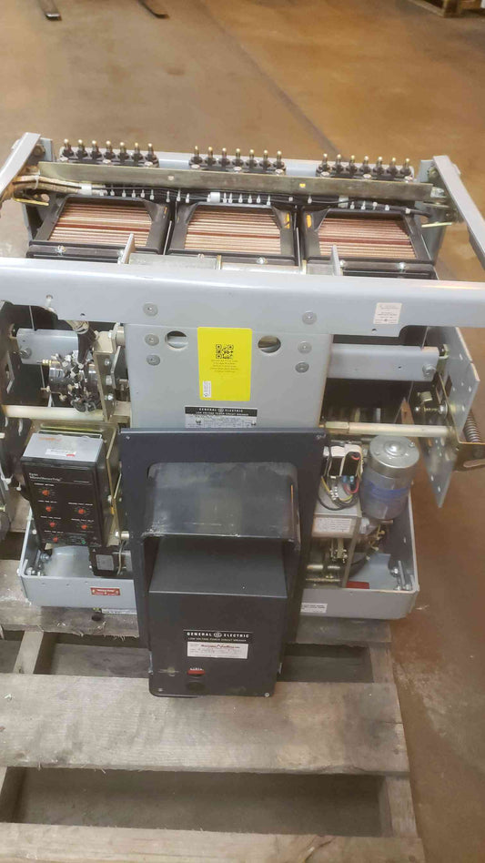 AS-IS GE Low Voltage Breaker 3200A Frame Size 635V Max AKR-8D-75-1 (SKU: 109946)