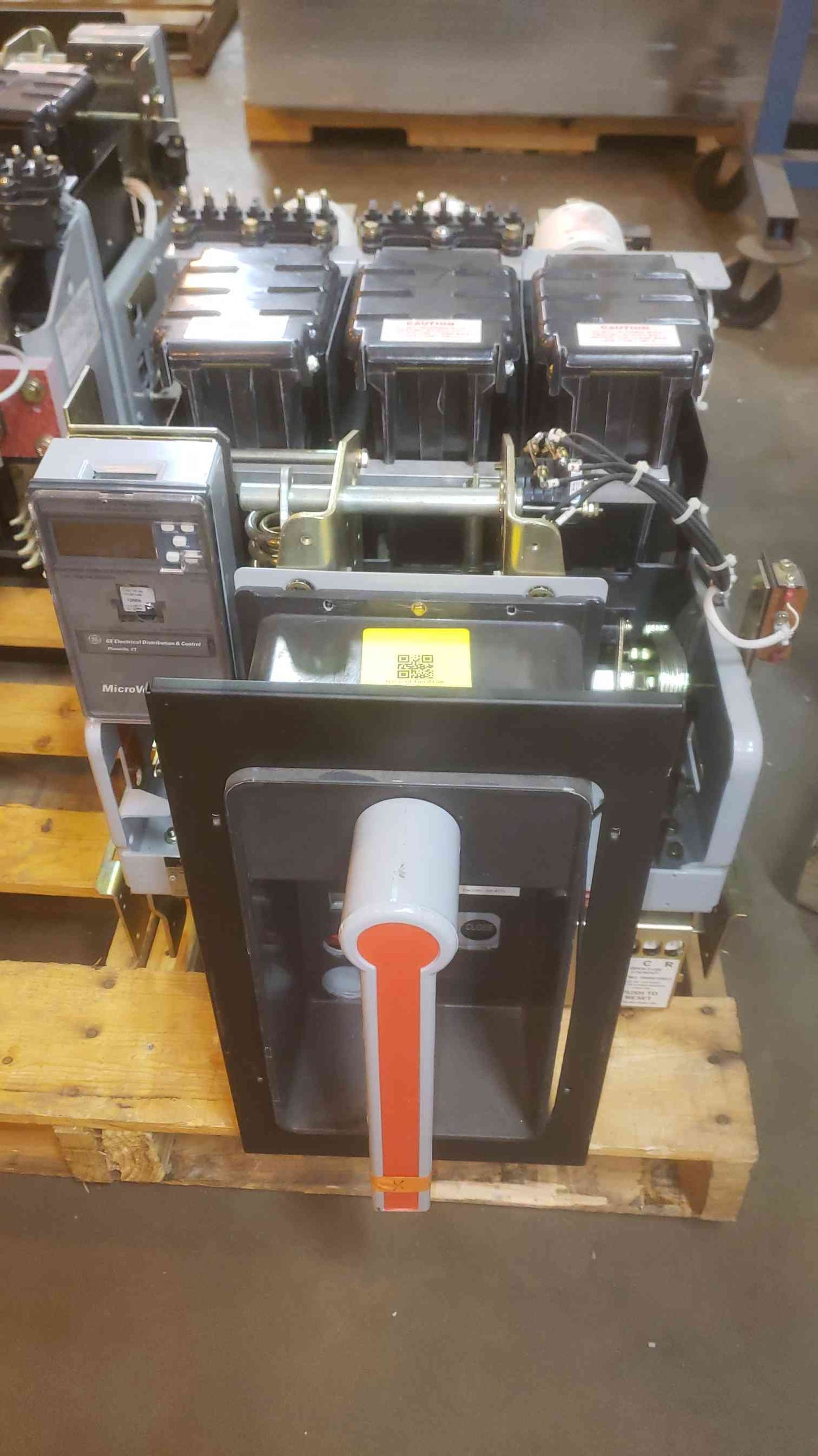 GE Fused Low Voltage Breaker 1600A Frame Size 600V AKRU-10D-50 (SKU: 109943)