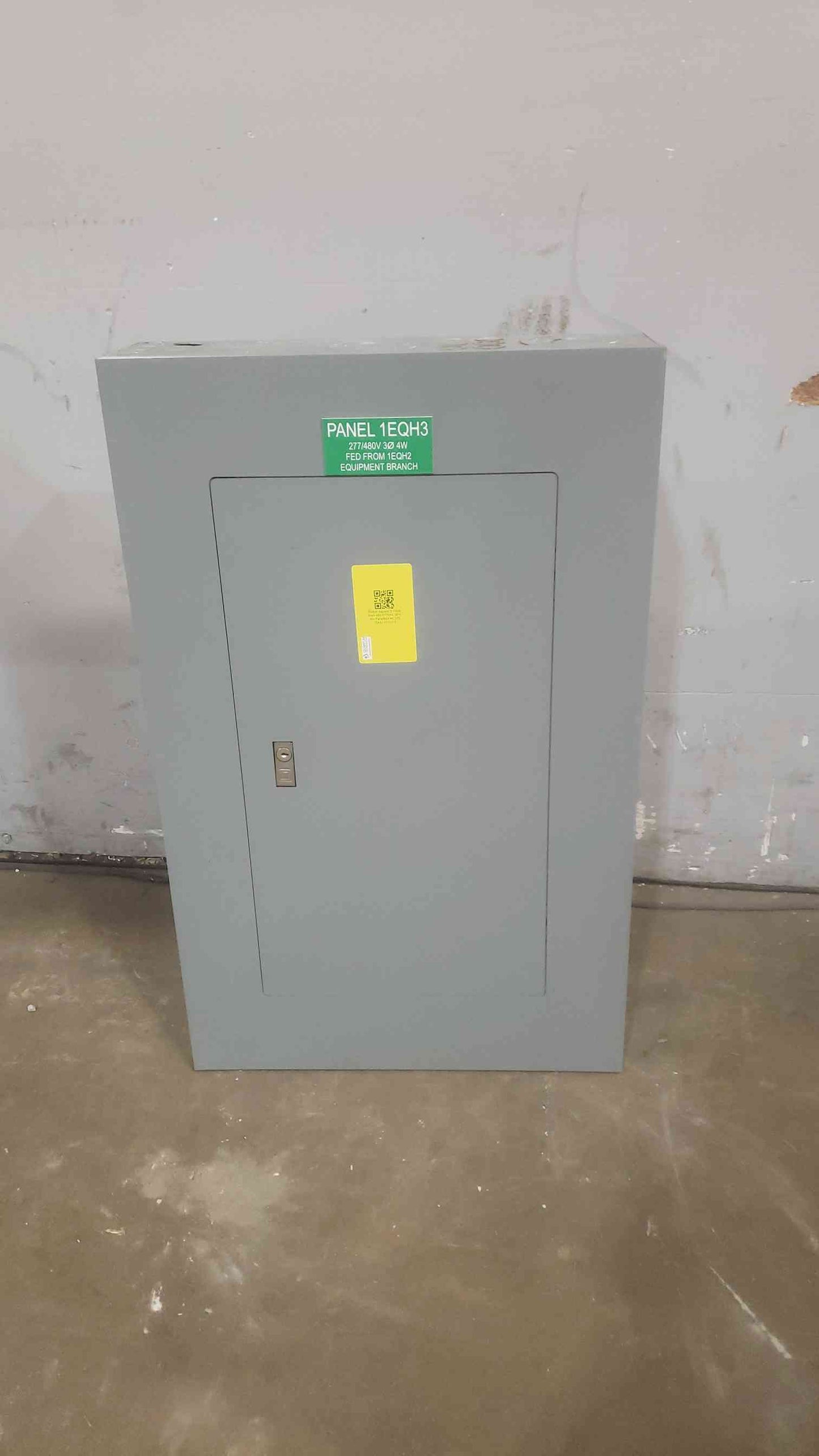 Square D NF 100A Panelboard 480/277VAC 3PH 4W 4 Breakers NC32S (SKU: 110555)