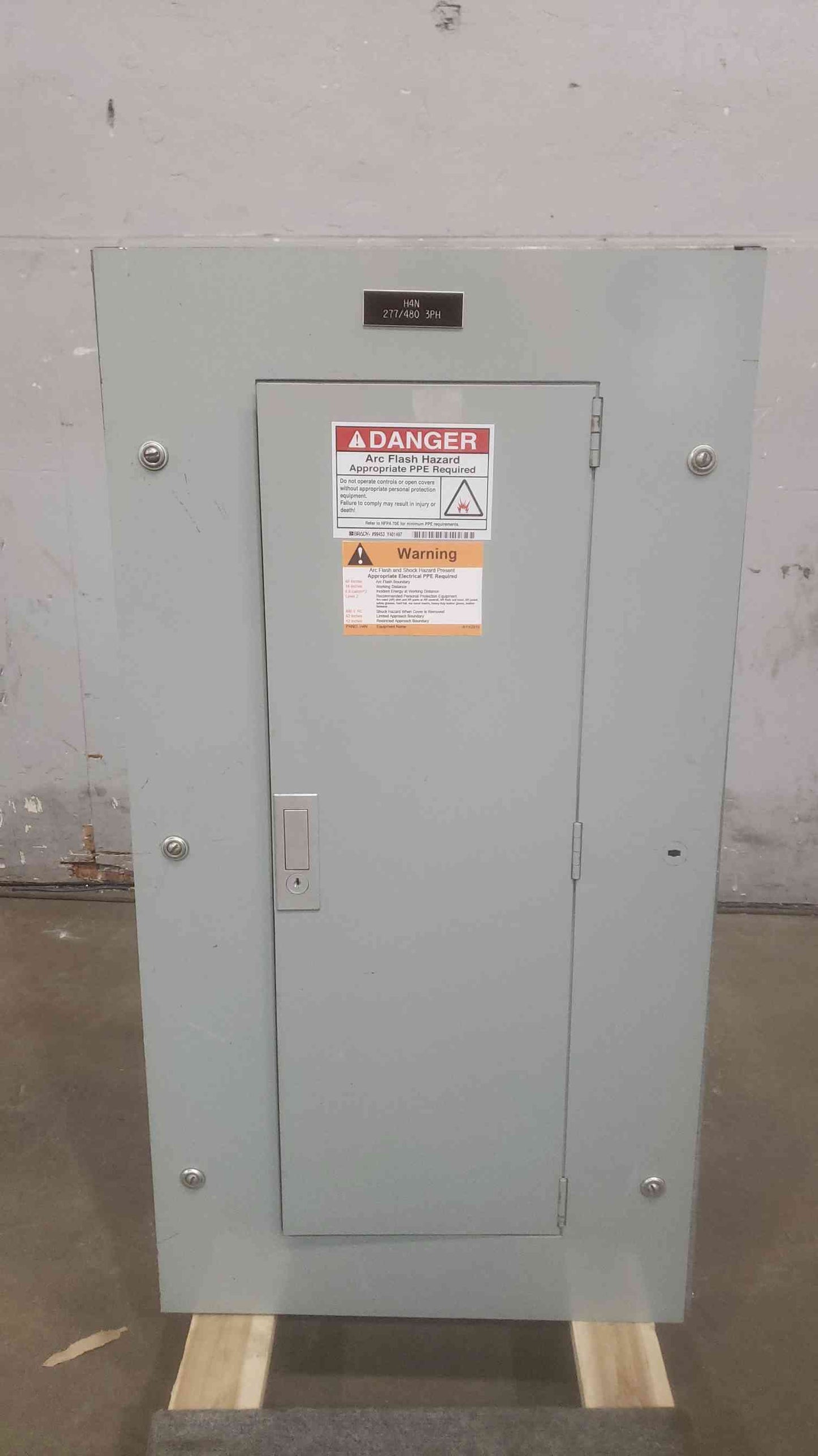 I-T-E 225A 480Y/277V 3PH 4W Panelboard(SKU: 110660)