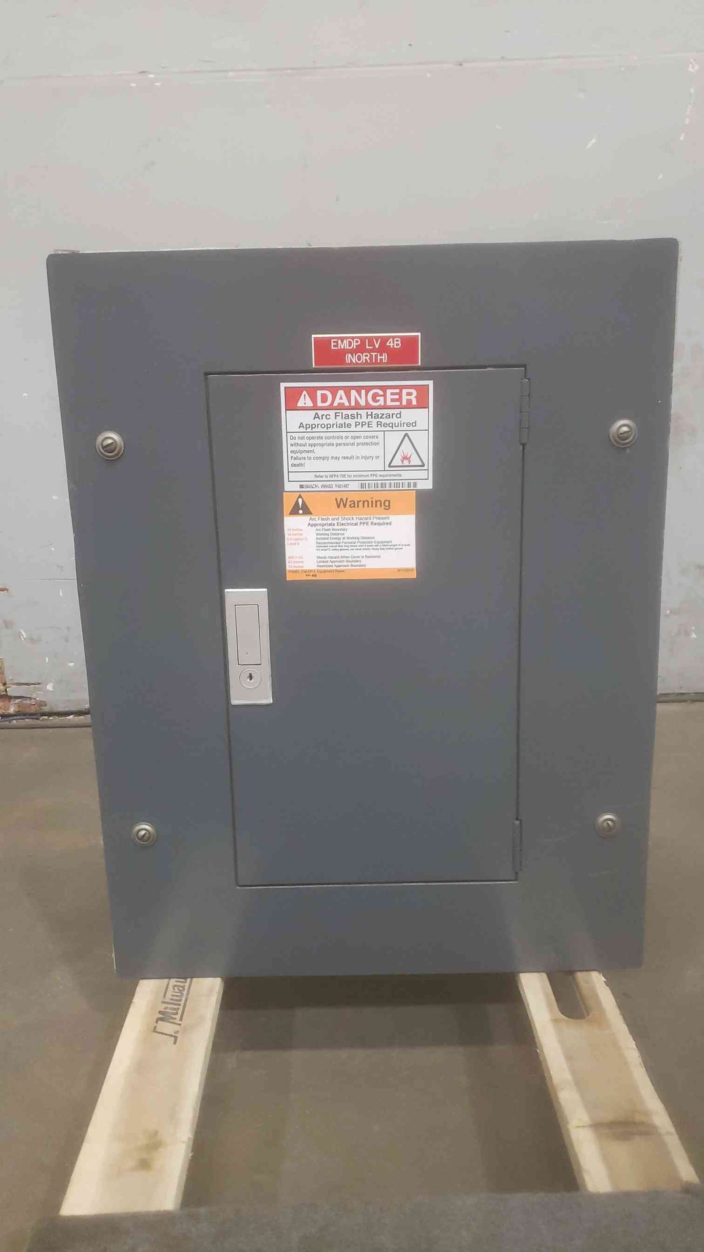 I-T-E 225A 208Y/120V 3PH 4W Panelboard(SKU: 110661)