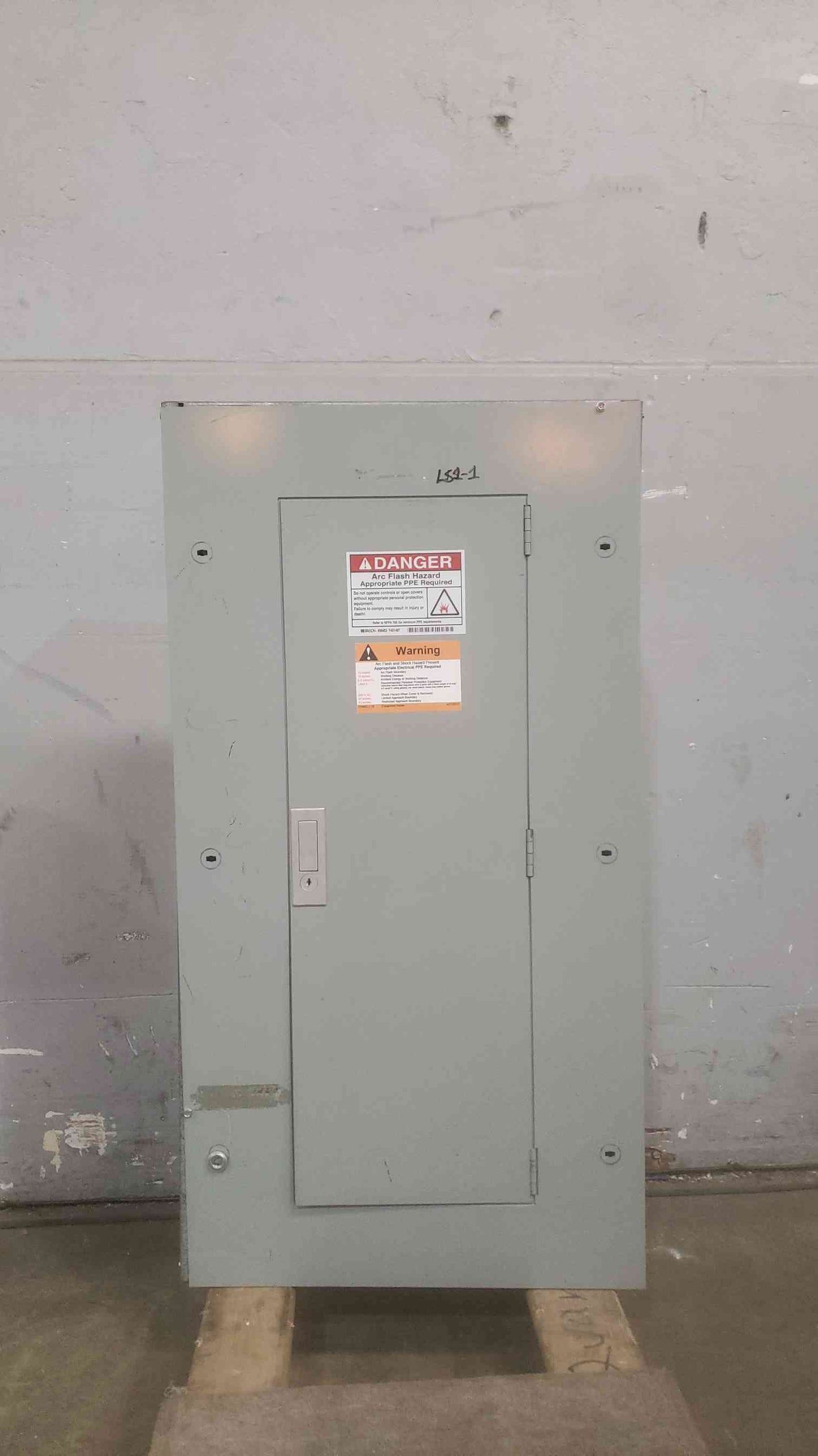I-T-E 100A 208Y/120V 3PH 4W Panelboard(SKU: 110674)