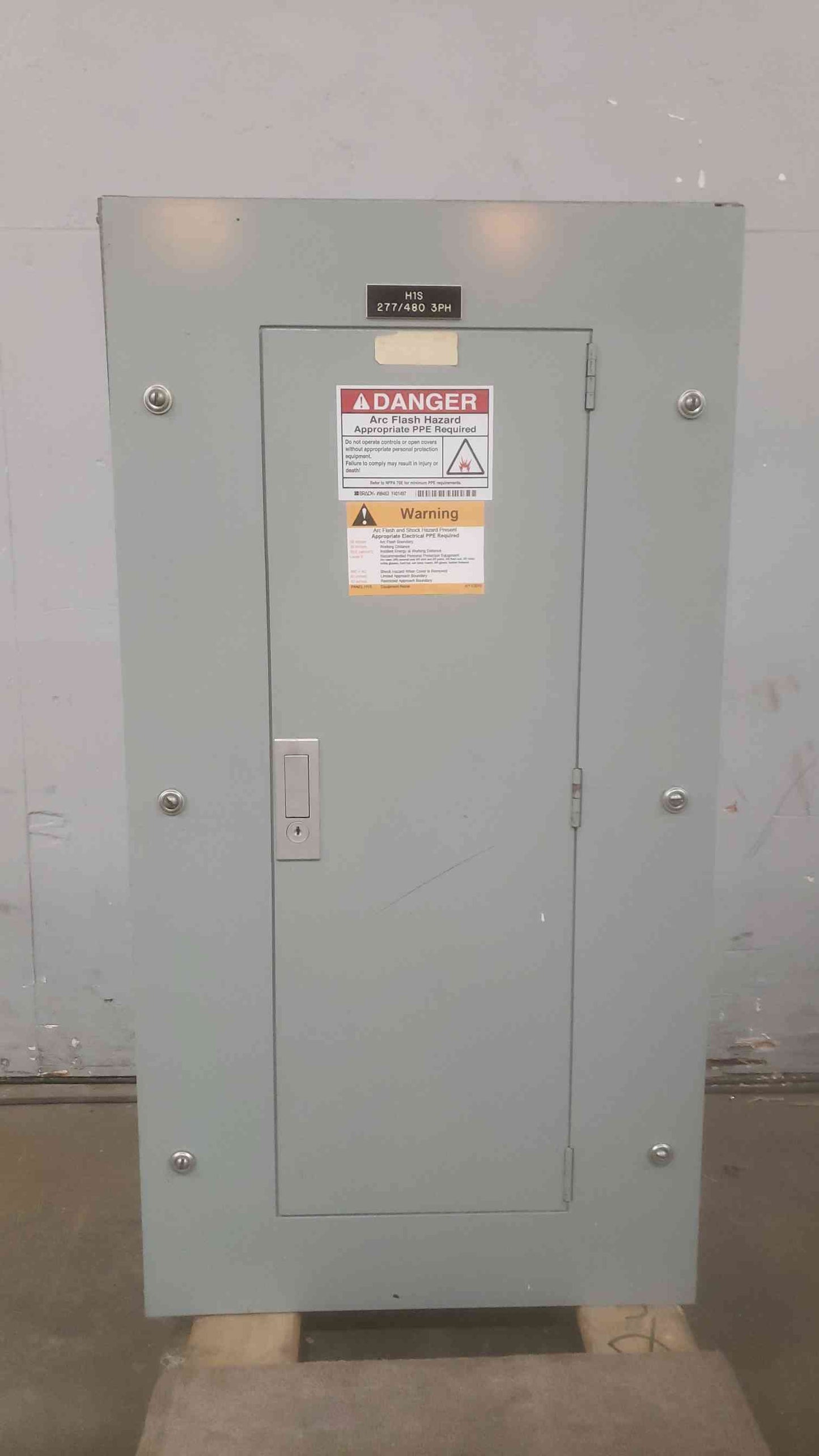 I-T-E 225A 480Y/277V 3PH 4W Panelboard(SKU: 110675)