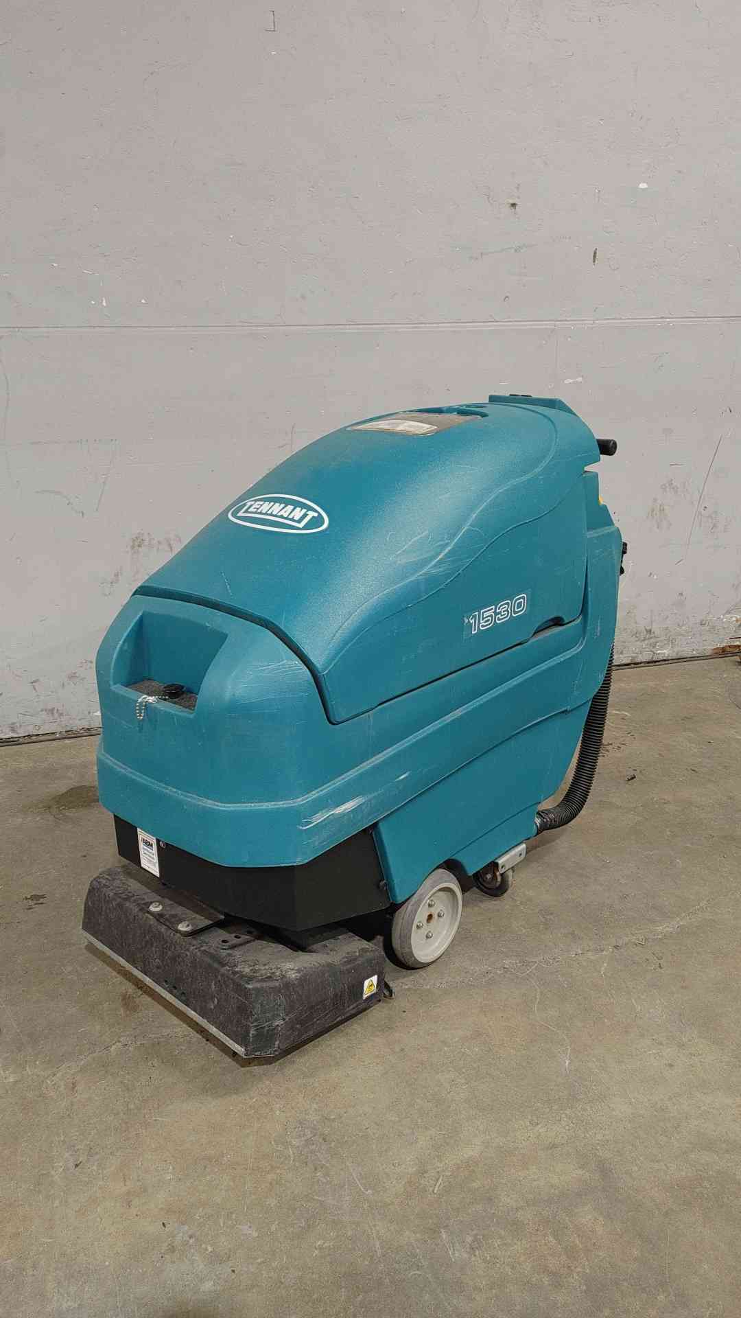 TENNANT 1530 Walk-Behind Carpet Extractor(SKU: 111250)