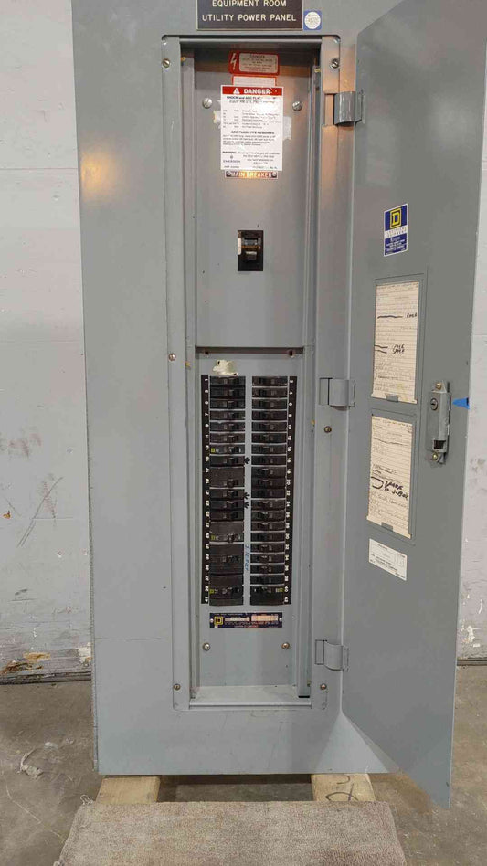 Square D NQO 200A Complete Panelboard 208Y/120V 3PH w/ 200A Main Box & Trim