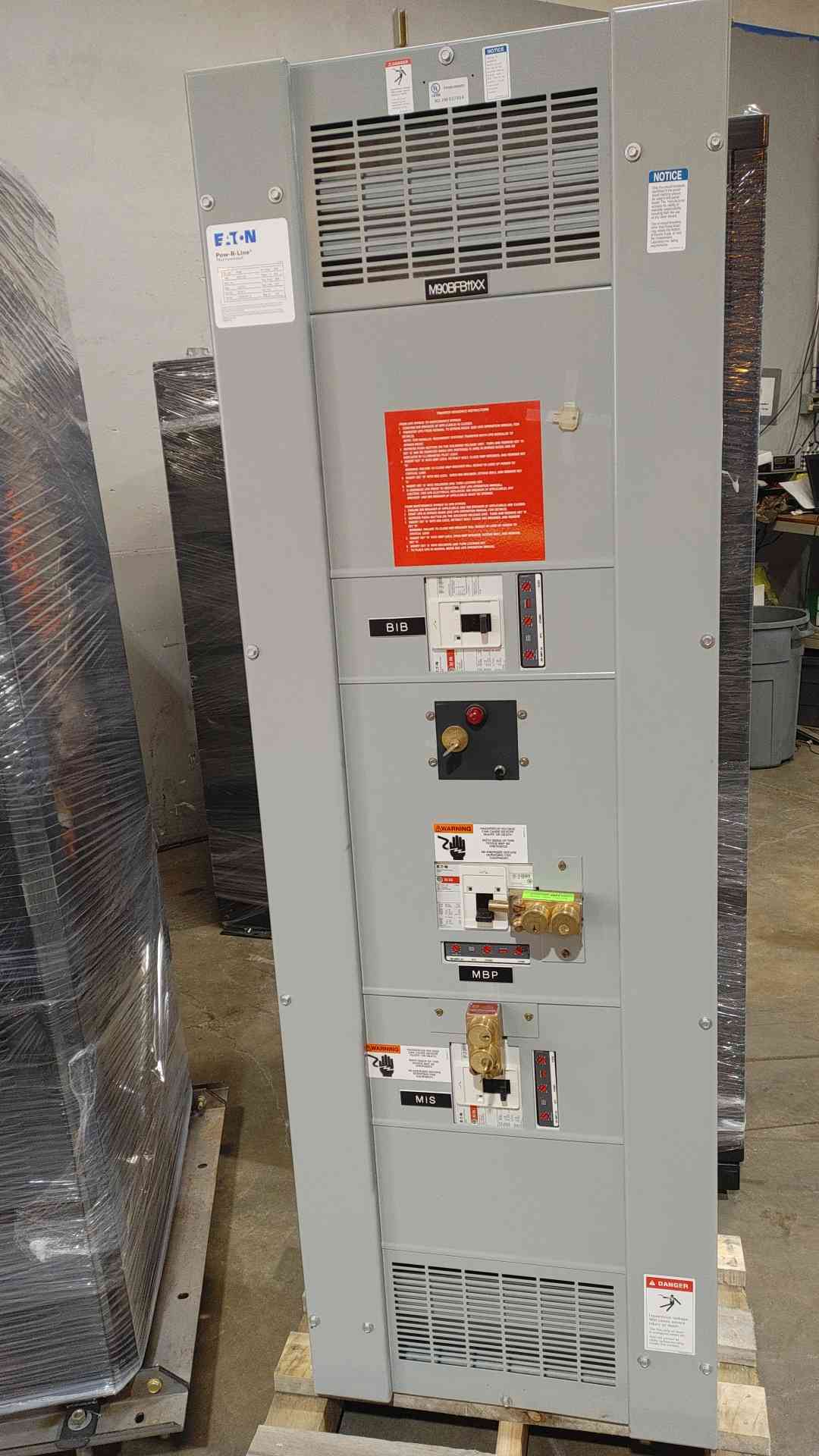 400A EATON Pow-R-Line Panelboard PRL4 208Y/120V 3 Breaker MBP (SKU: 111919)