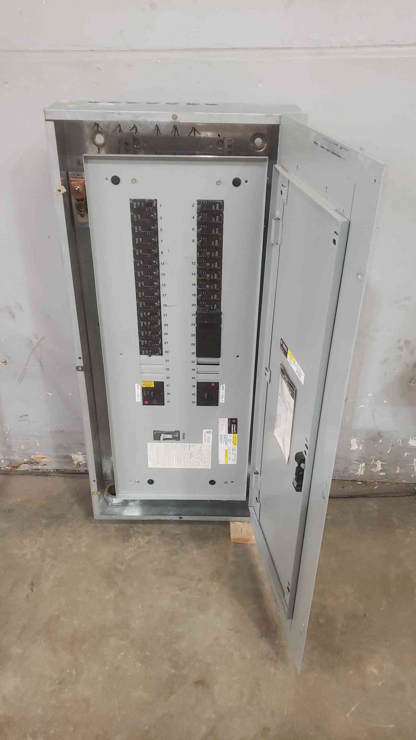 GE 225A 480/277V 3PH 4W Panelboard A Series with Main (SKU: 112333)
