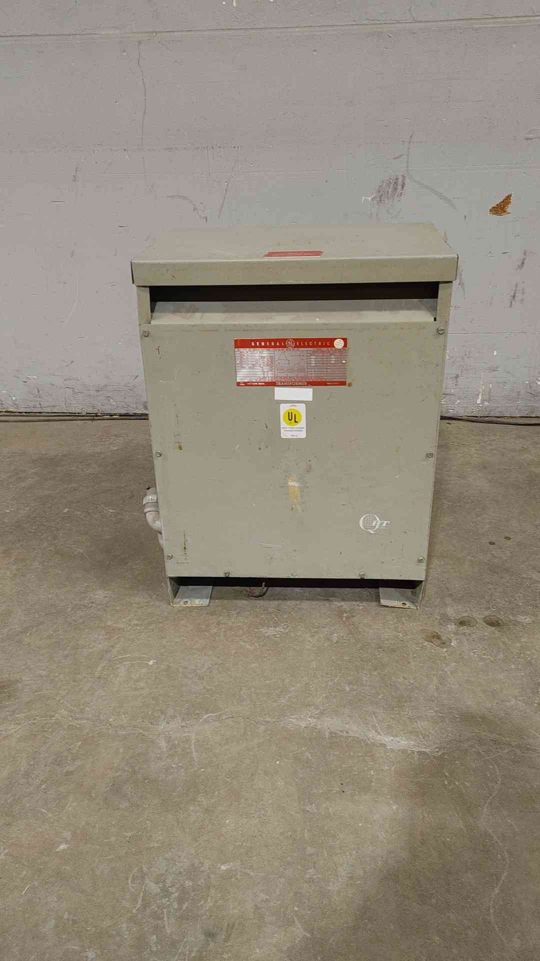 30KVA GE 480V x 208/120V 3PH Indoor/Outdoor Dry Type Transformer 9T23B3872(SKU:112342)