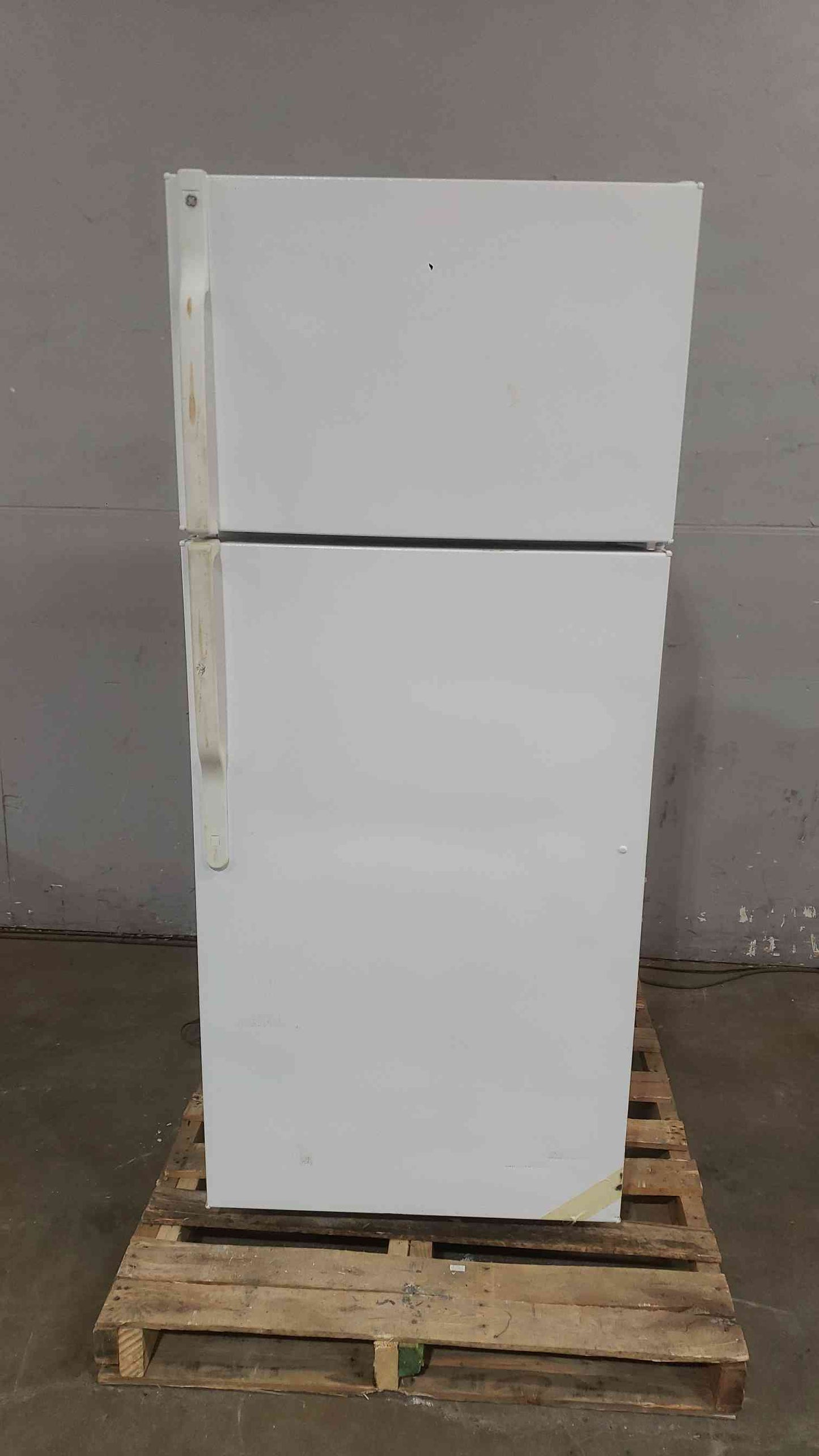 GE 110-127VAC 6.5A Household Refrigerator GTH18HBC2RWW (SKU: 112459)