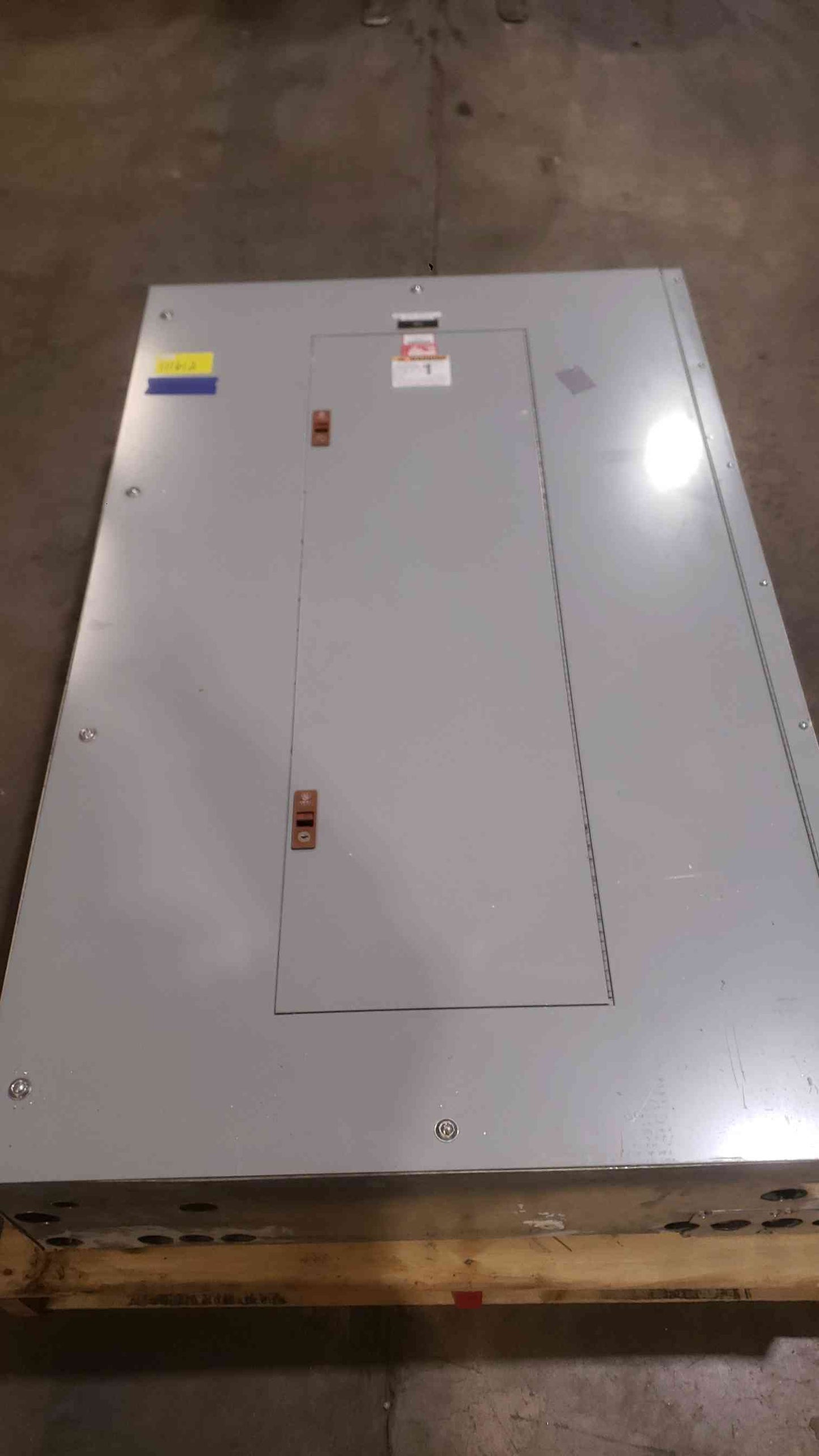 800A GE Switchboard 480v 3PH 10 Breakers & Main Panelboard (SKU: 111612)