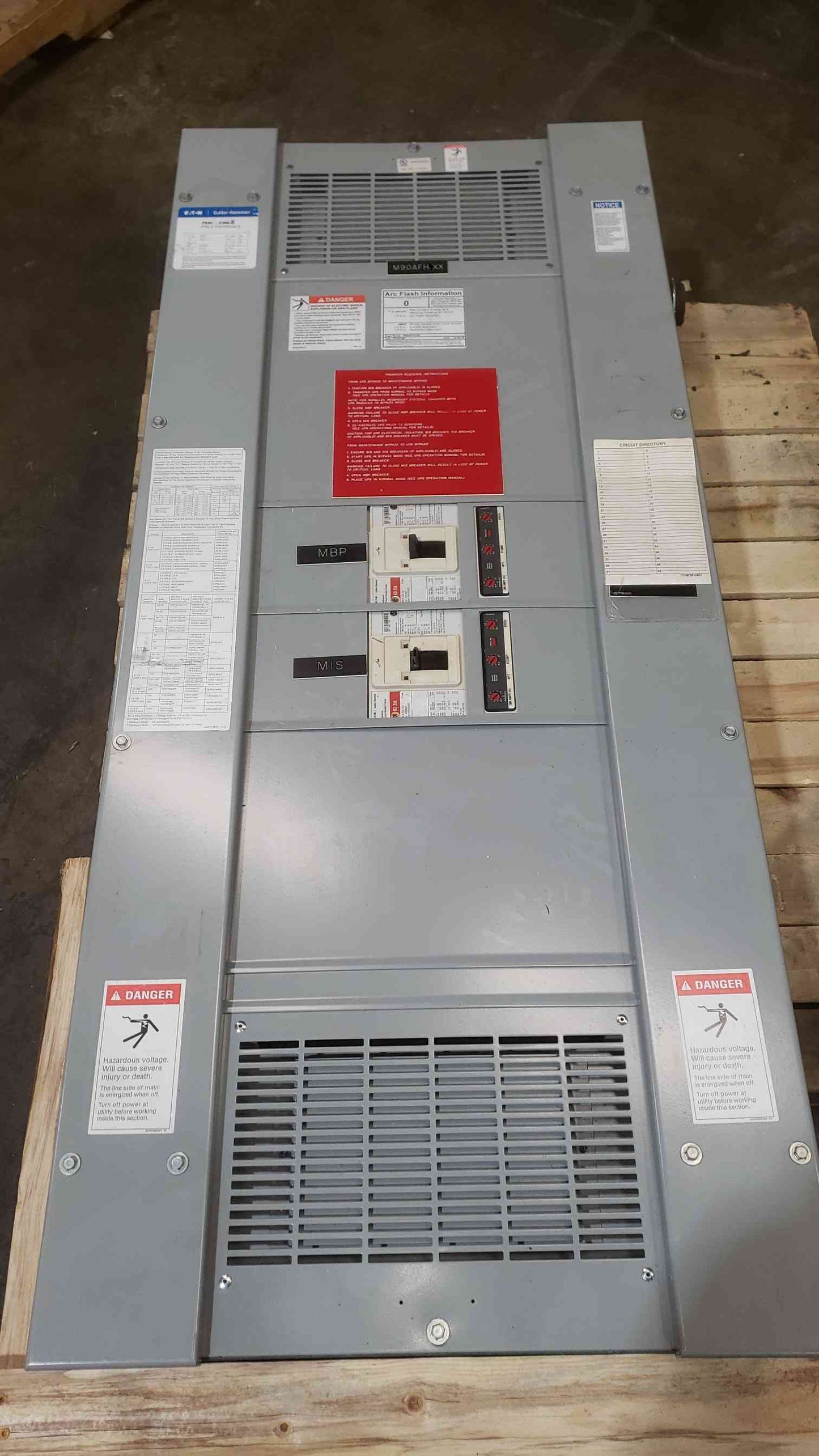 Eaton PRL4B 400A 480V Panelboard 800A Neutral w/ 2x KD3400F 400A Breakers (1 Broken Handle) (SKU: 112499)